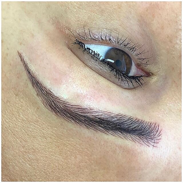 Different strokes for different folks.  Literally.
.
.
.
.
Method: Microblading. @phibrows Eccentric U blade @tinadaviesprofessional @permablend_pigments Bold brown &amp; Ebony
.
.
,
.
,
.
.
.
.
.
.

#browaholic #browtiful #instabrow #definedbrows #e