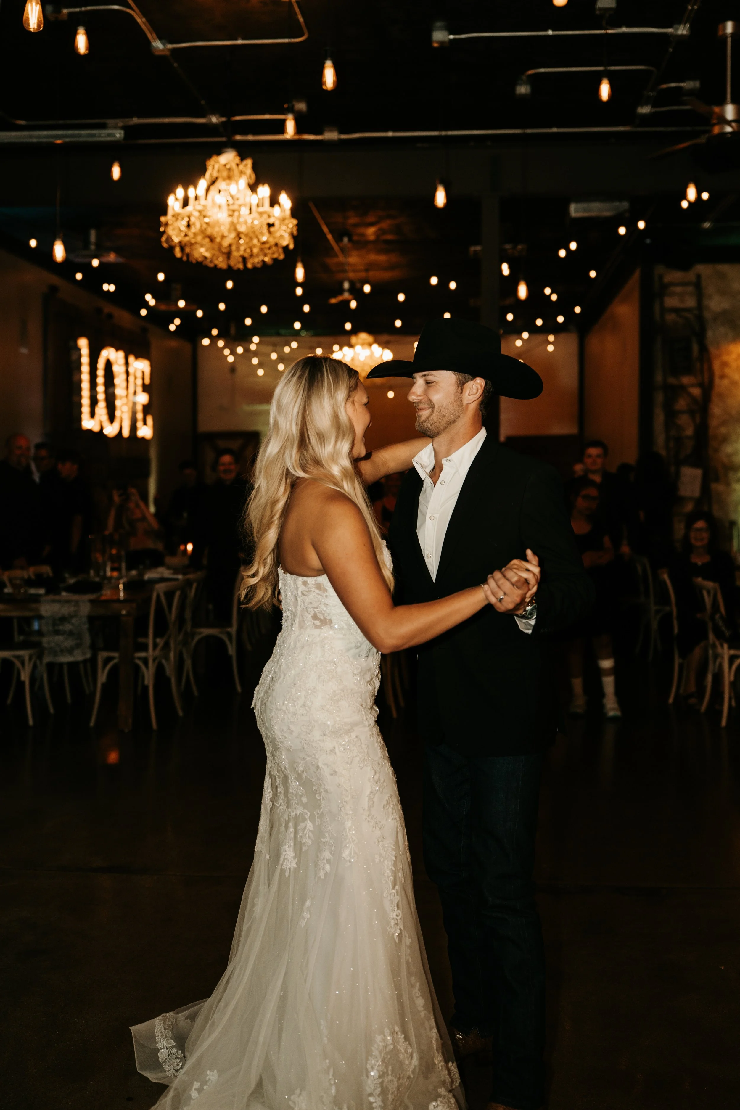 wedding venue comparison, wedding venue in southeast wisconsin, wedding venue near milwaukee wisconsin, wedding venue comparison checklist, wedding venue outdoor indoor ceremony