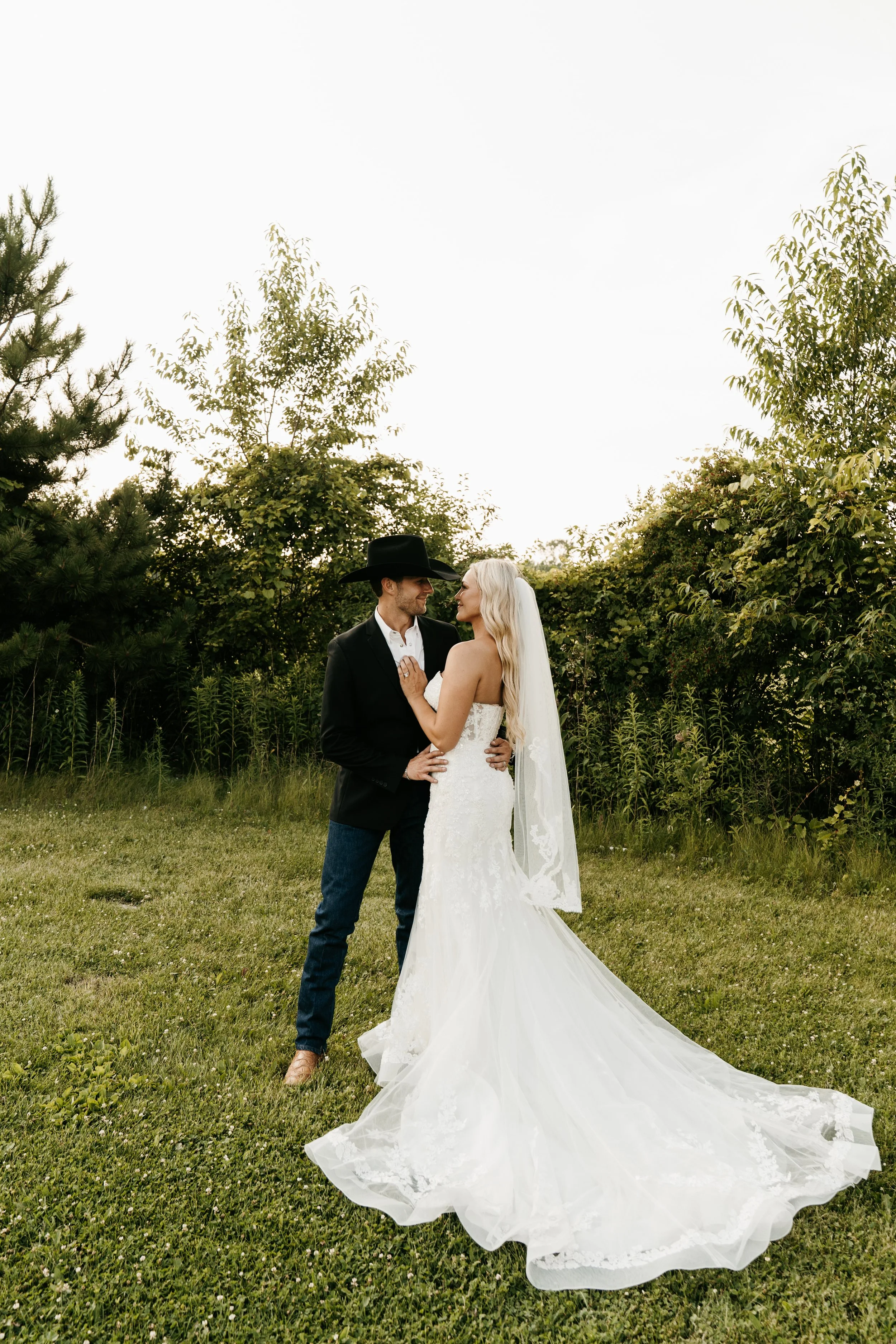 wedding venue comparison, wedding venue in southeast wisconsin, wedding venue near milwaukee wisconsin, wedding venue comparison checklist, wedding venue outdoor indoor ceremony