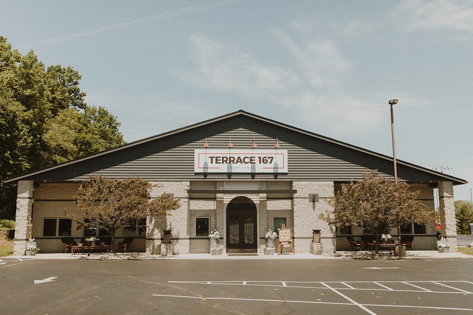 Milwaukee Wedding Venue for Engaged Couples, Wedding Venue in Milwaukee area