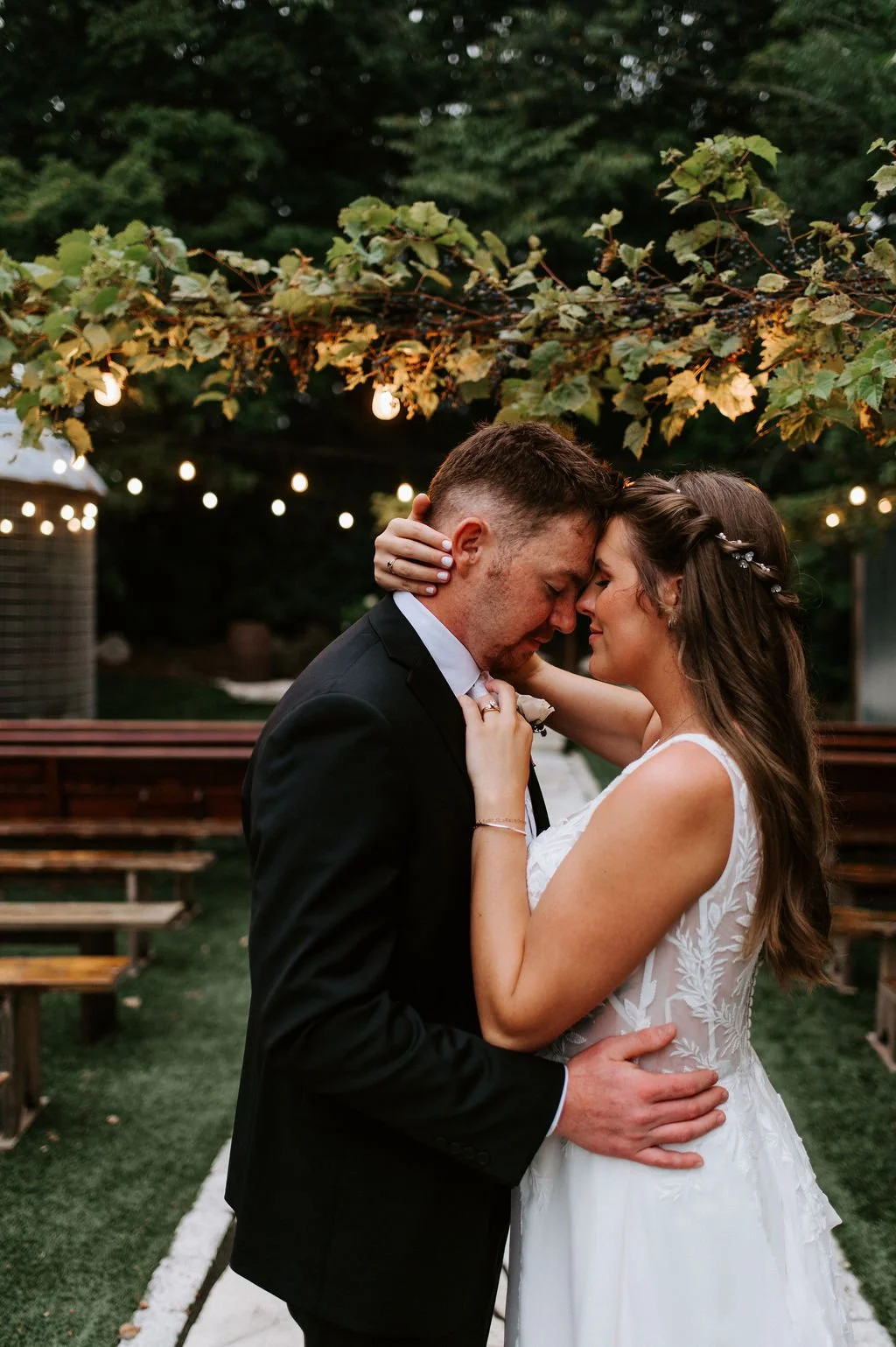 engagement photos milwaukee wisconsin, engagement pictures near milwaukee wisconsin