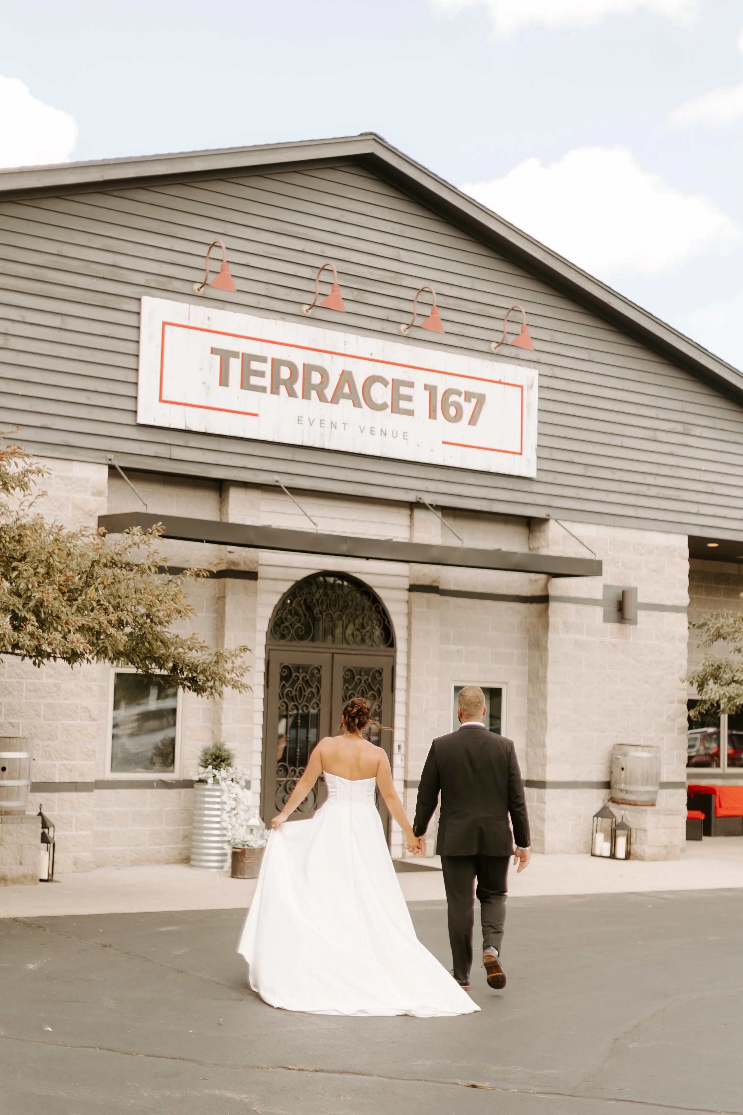 Milwaukee Wedding Venue for Engaged Couples, Wedding Dresses in Milwaukee area