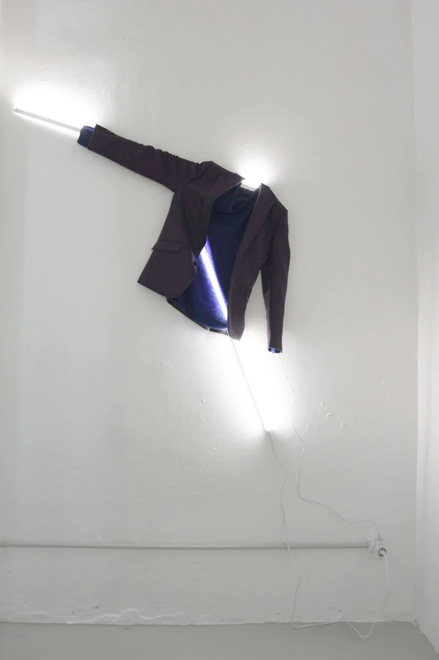 El criminal siempre vuelve a la escena del crimen. Tiene muchas buenas razones para hacerlo.