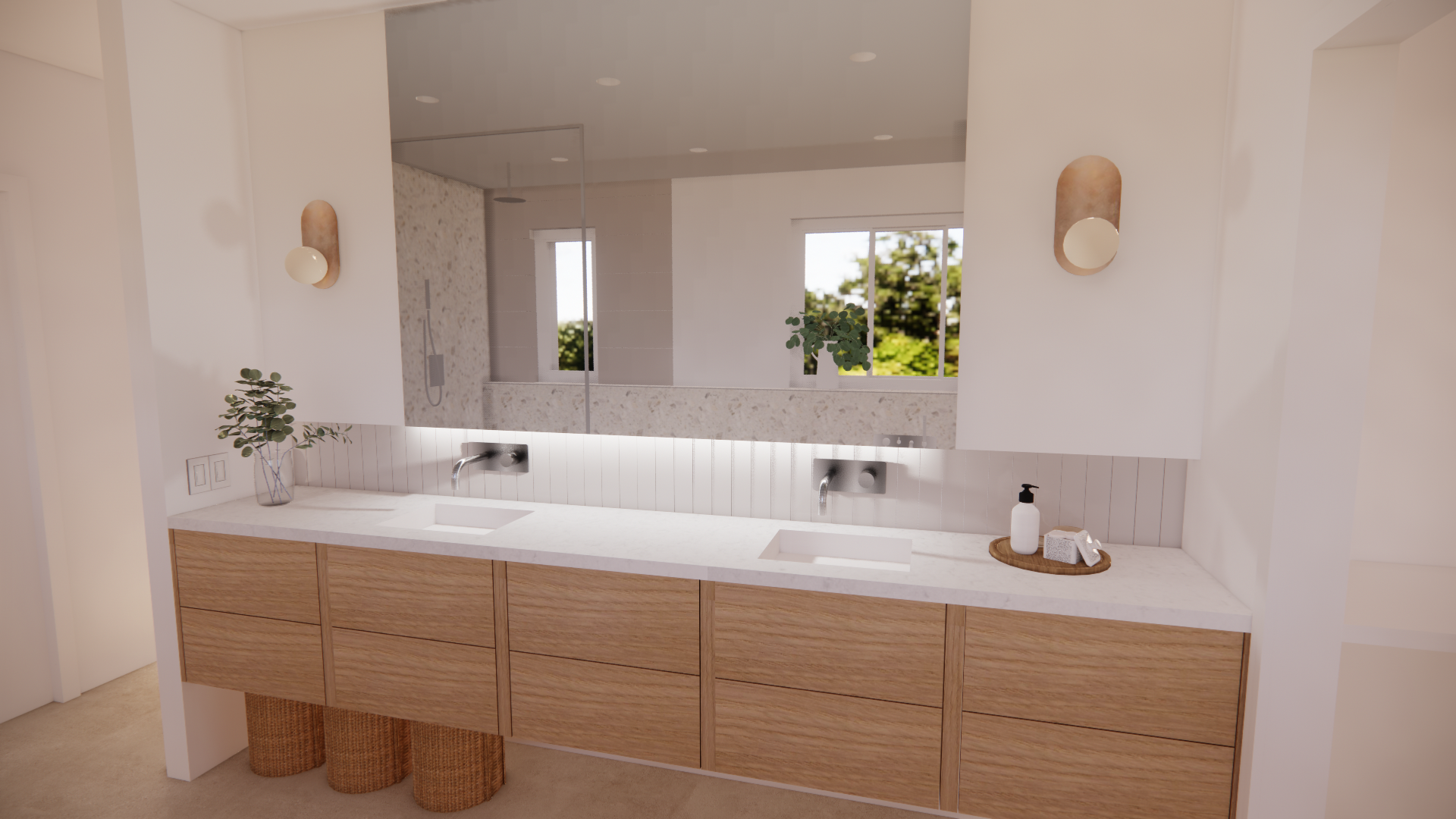 Salle de bain avec double vasque, miroir, décoration végétale, objets de toilette, lumière et fenêtres donnant sur un espace vert extérieur