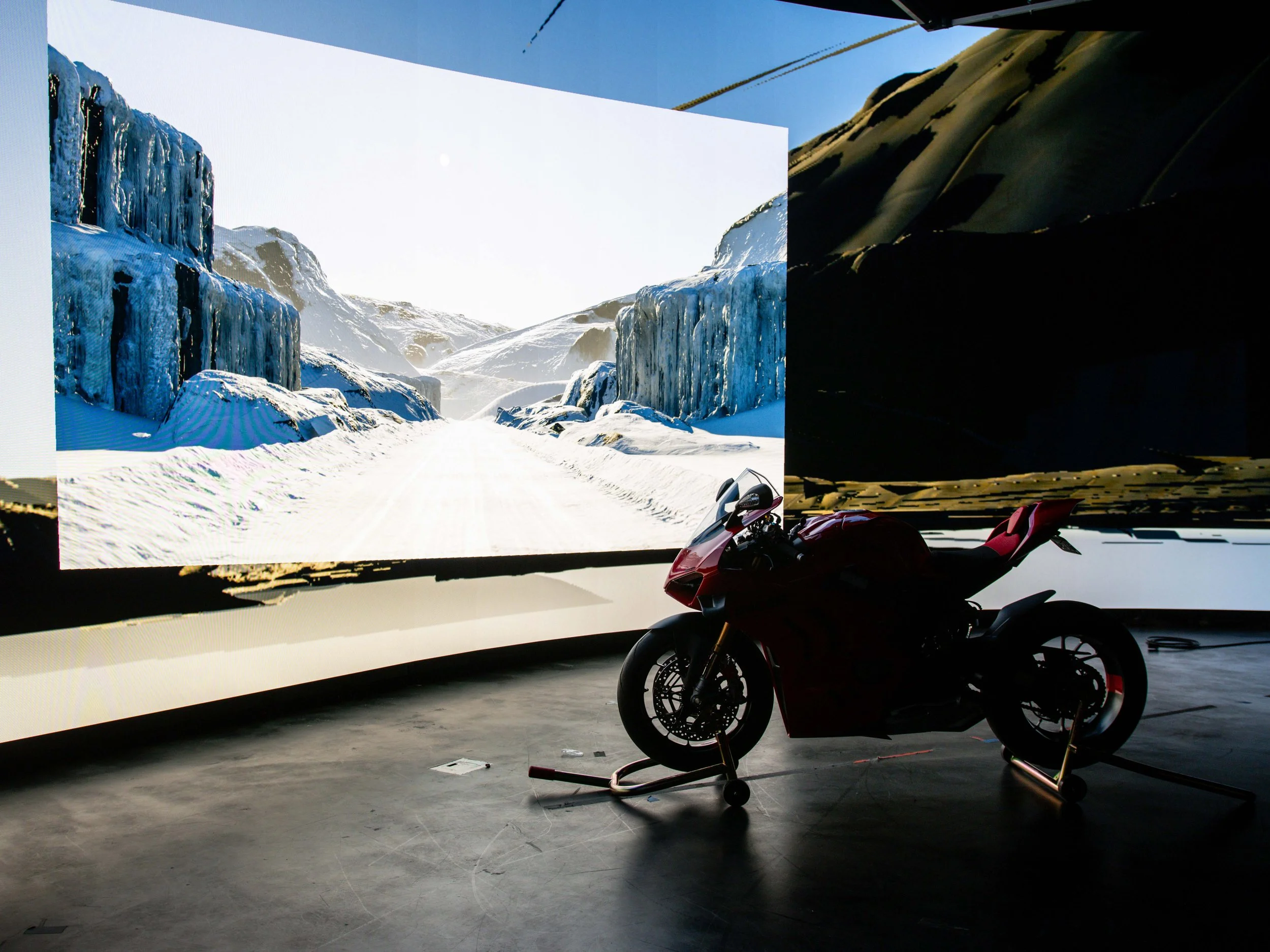 135_Motoverse_BTS.JPG