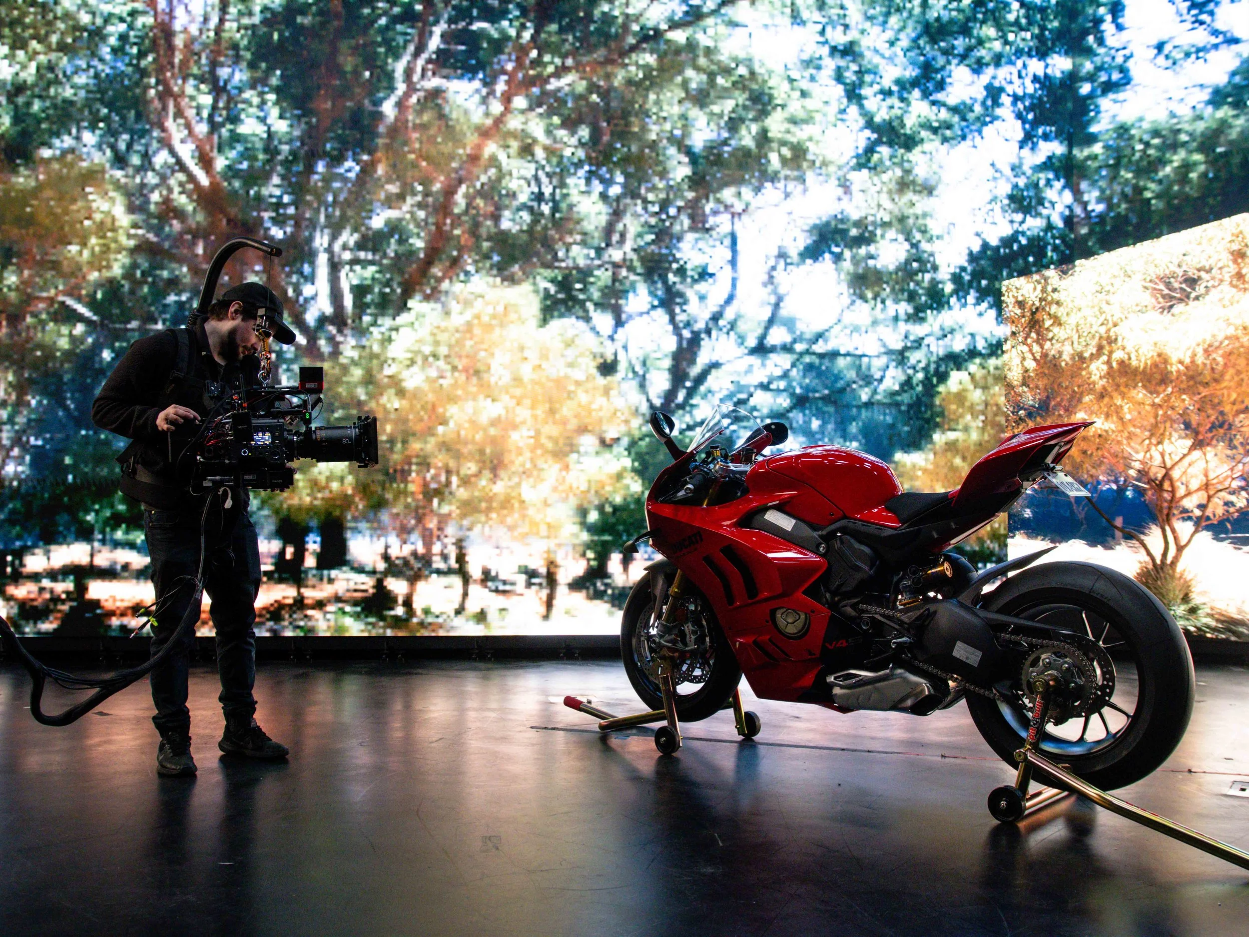 153_Motoverse_BTS.JPG