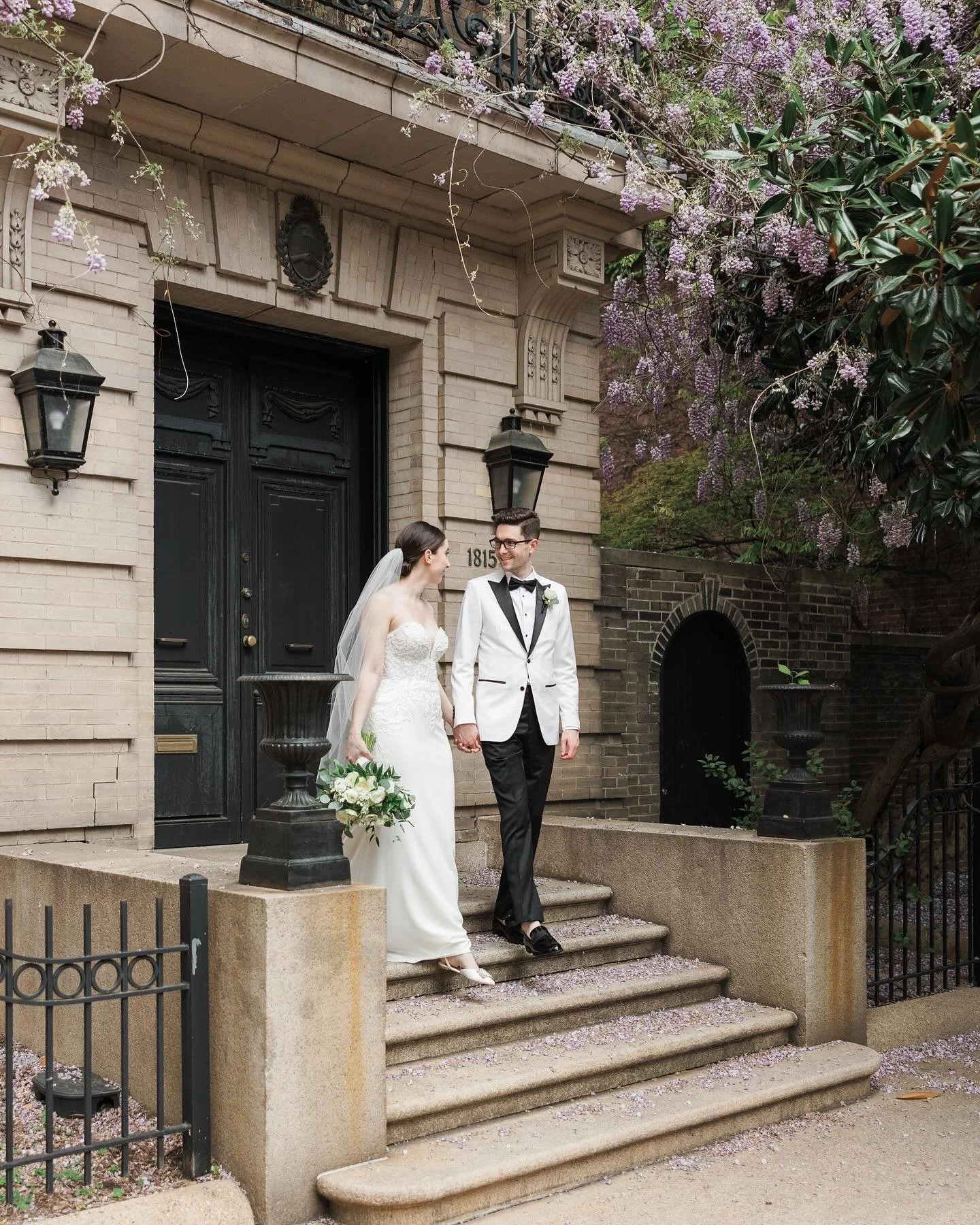 The sun&rsquo;s out, spring is calling, and we can&rsquo;t stop thinking about this DuPont Circle moment ✨

Planning @alloreevents 
Photography @greenhousephotography.co 
Florals @edgefloraleventdesigners 
Beauty @mab.artistry