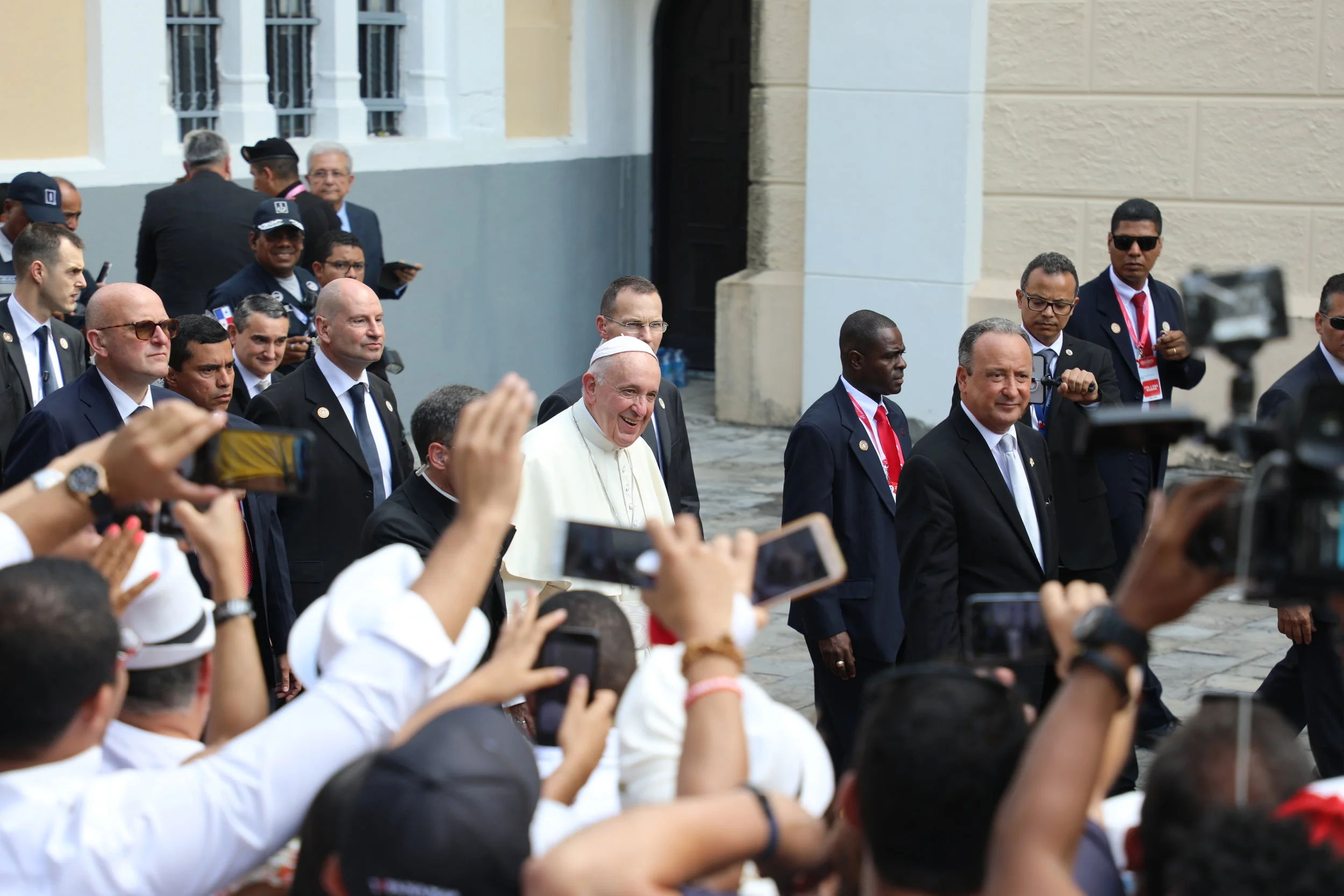 10790357920_AW3A3519 3.JPG