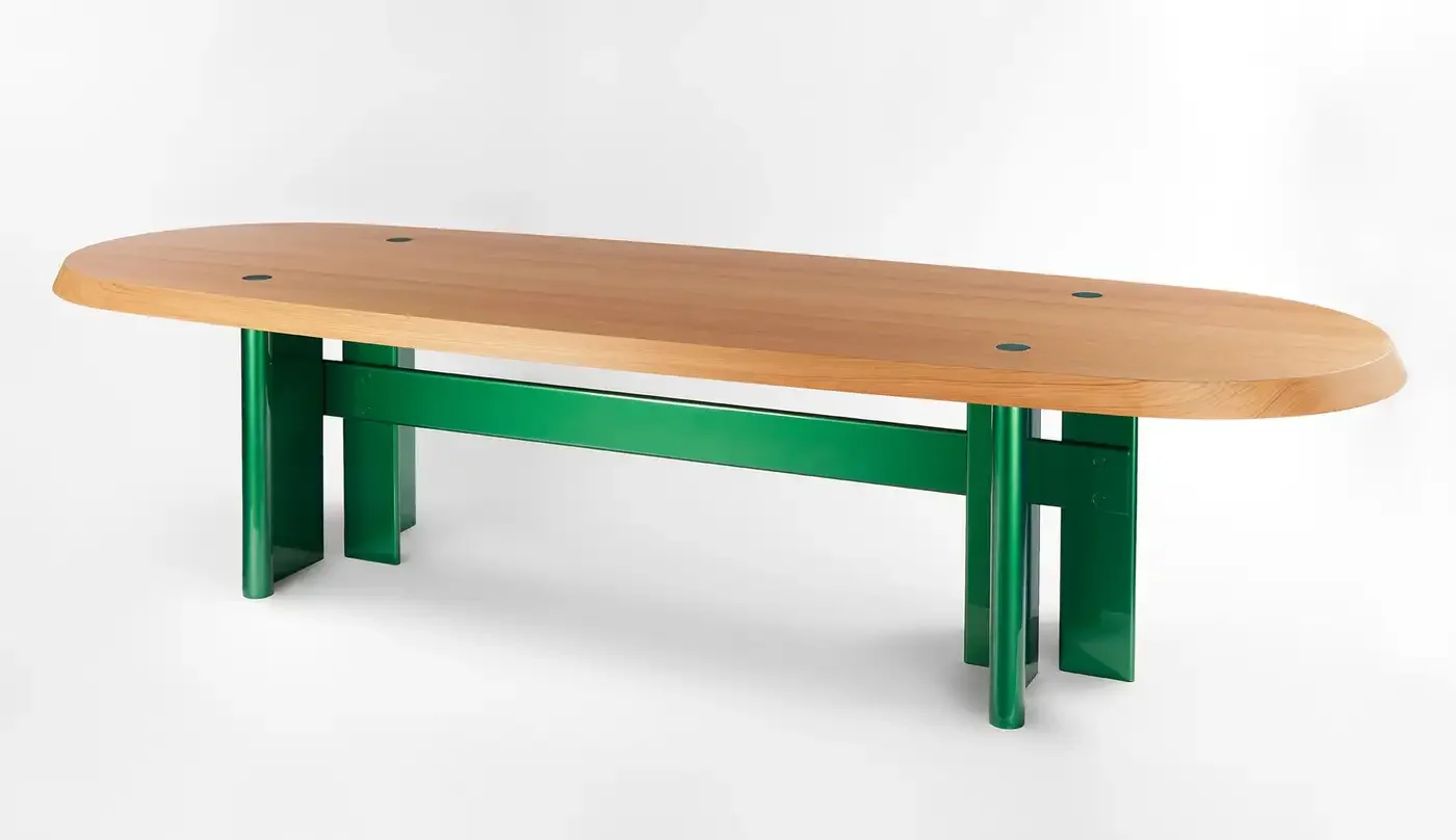 DiningTableKayakTeak_GisbertPoeppler_02_master.webp