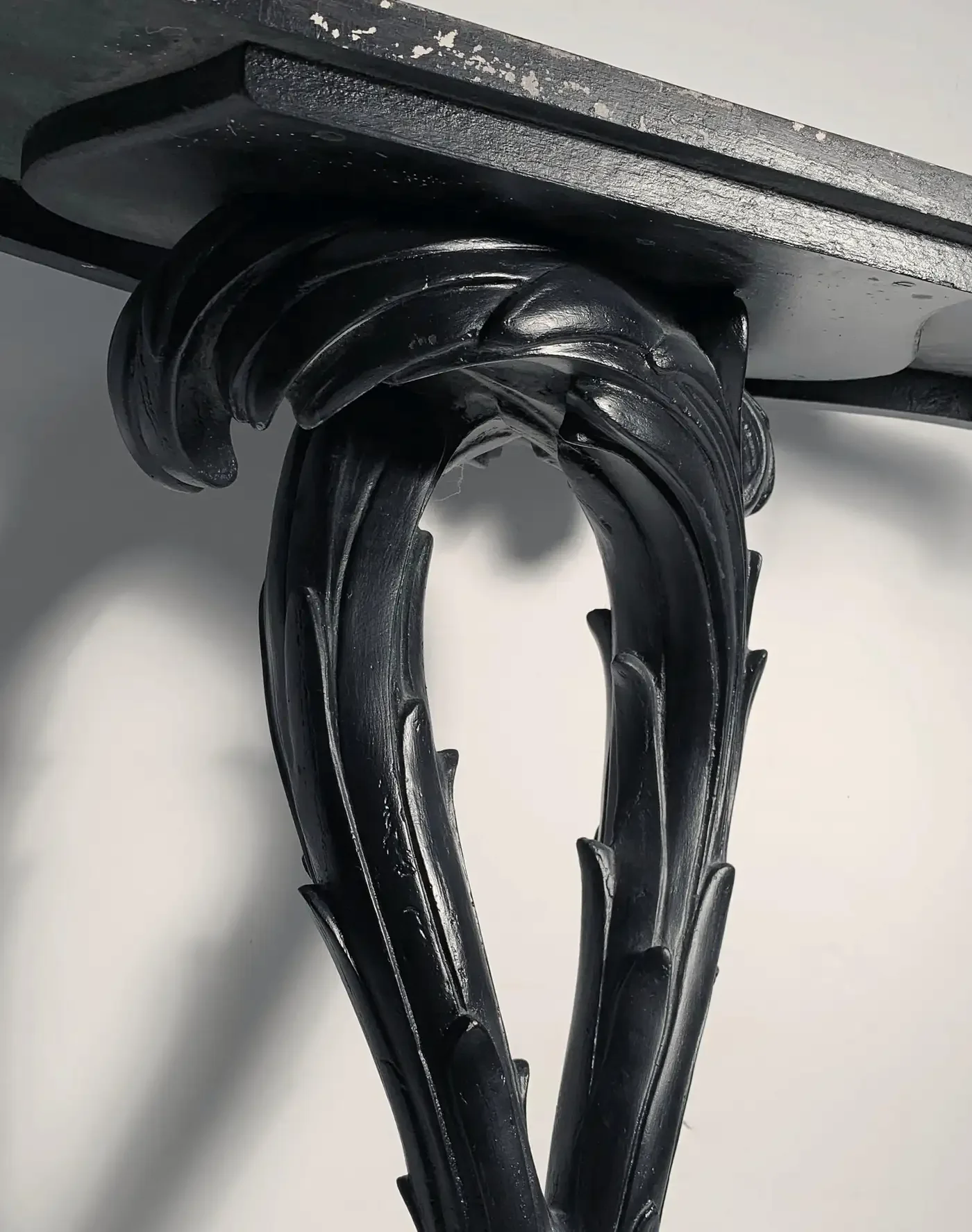 SERGE_ROCHE_CONSOLE_BLACK_02_master.webp