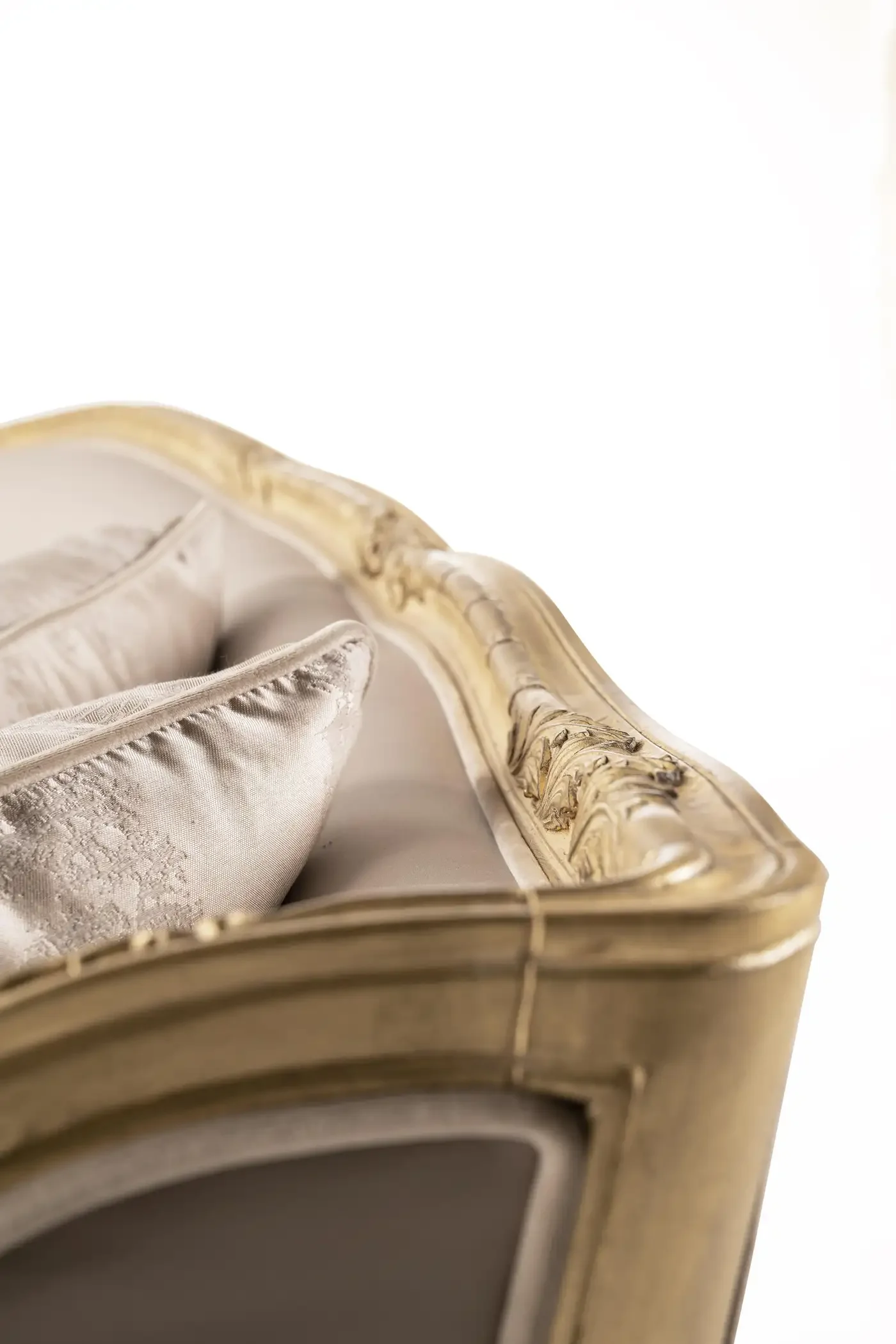 JC_EGLANTINE_3_seater_sofa_J_EGL_43_2021_07_master.webp