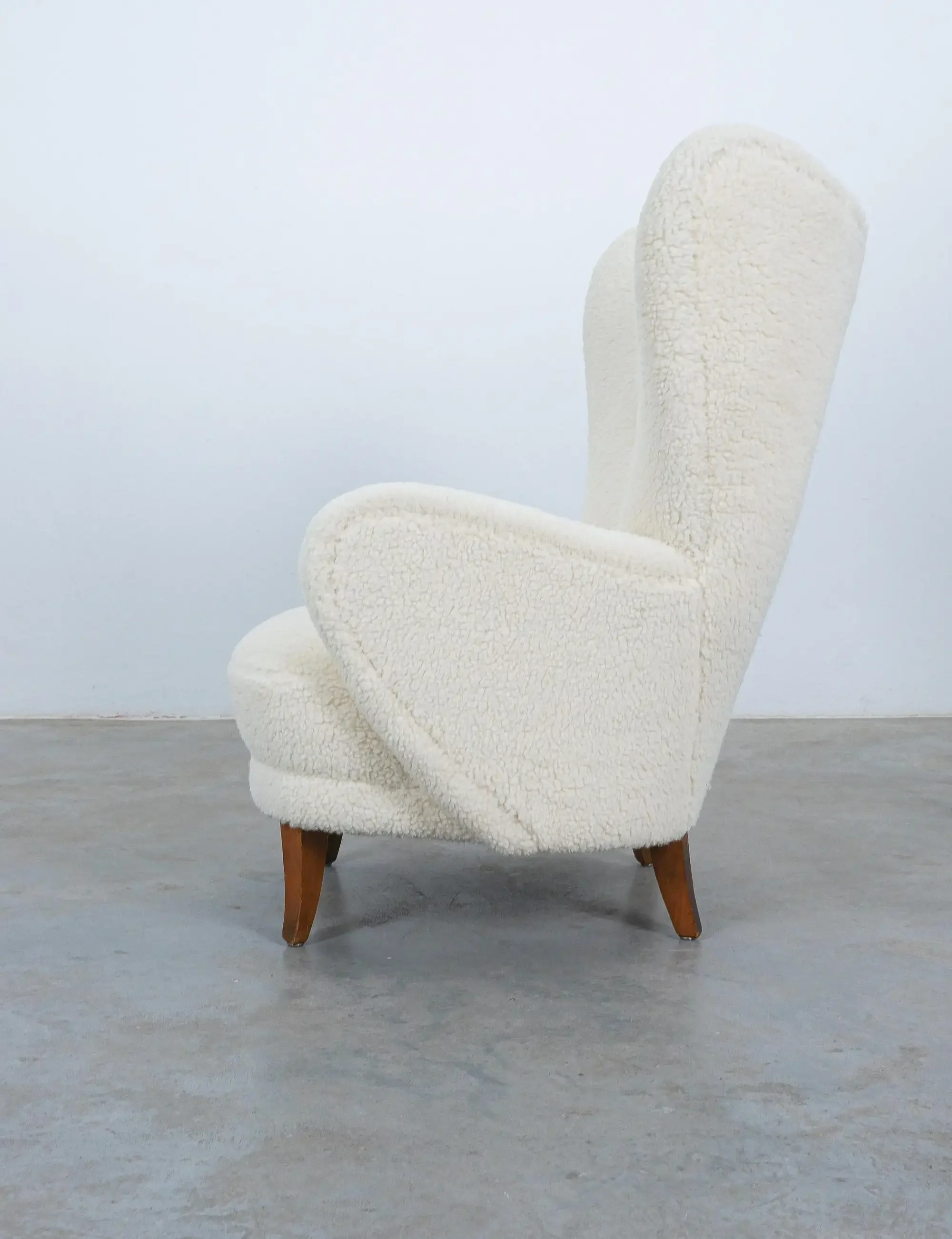 Derive_Vienna_Adolf_Wrenger_Boucle_chair_1950_07_master.webp