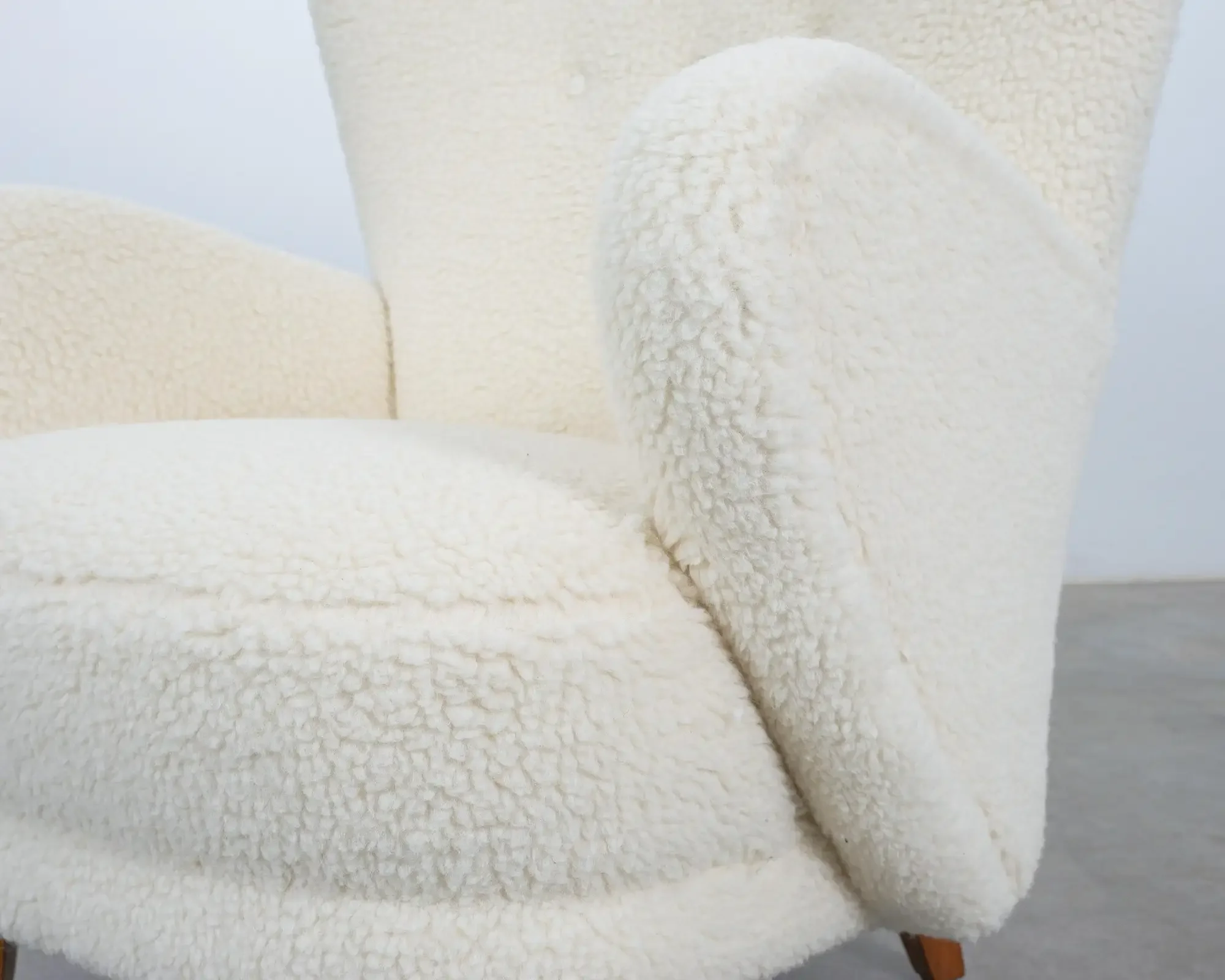 Derive_Vienna_Adolf_Wrenger_Boucle_chair_1950_11_master.webp
