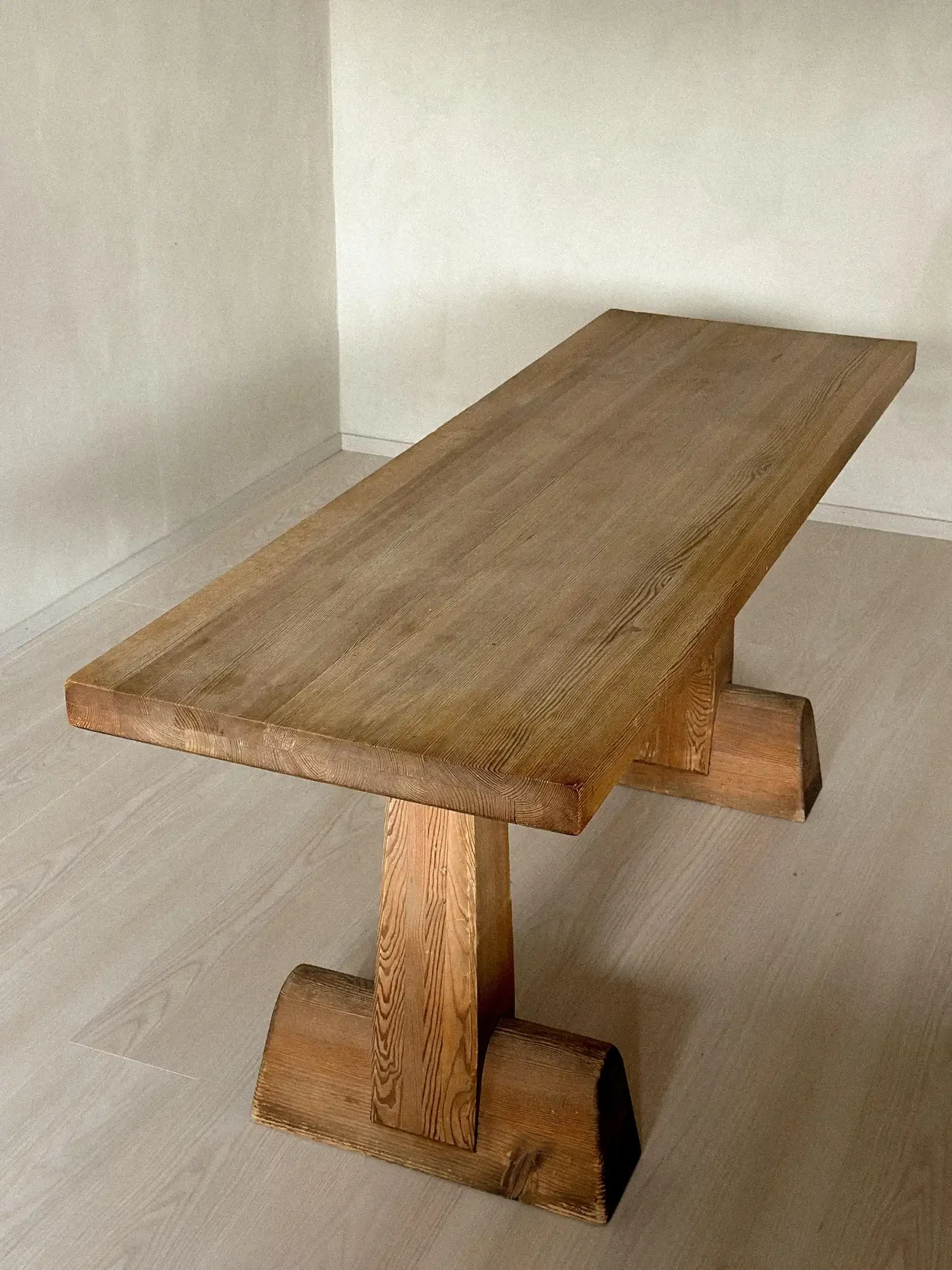 Uto_Library_Table_by_Axel_Einar_Hjorth_for_Nordiska_Kompaniet_Sweden_1932_08_master.webp