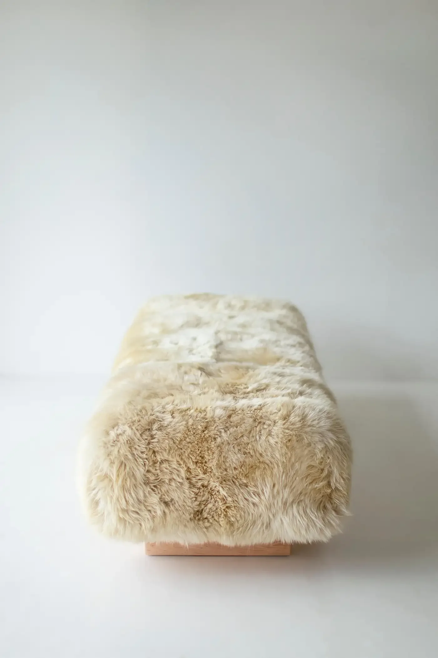 40684893_Big_Modern_Sheepskin_Fur_Bench_87565662_master.webp