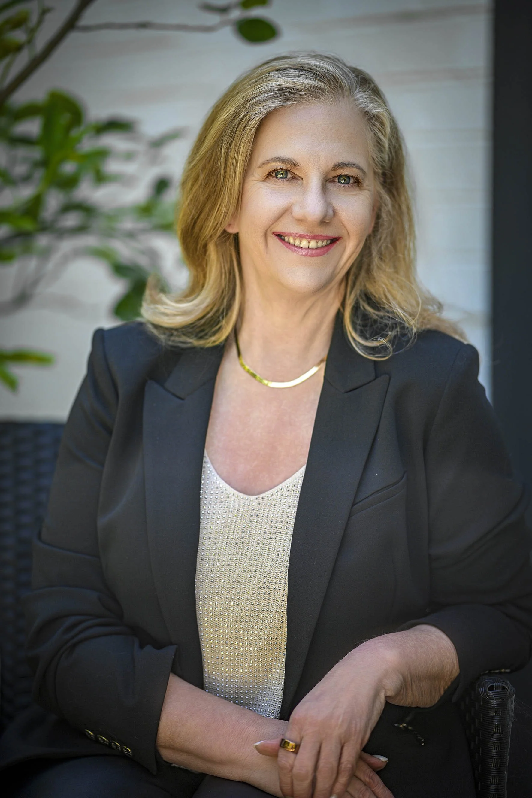 e Aida headshot_2412.jpg