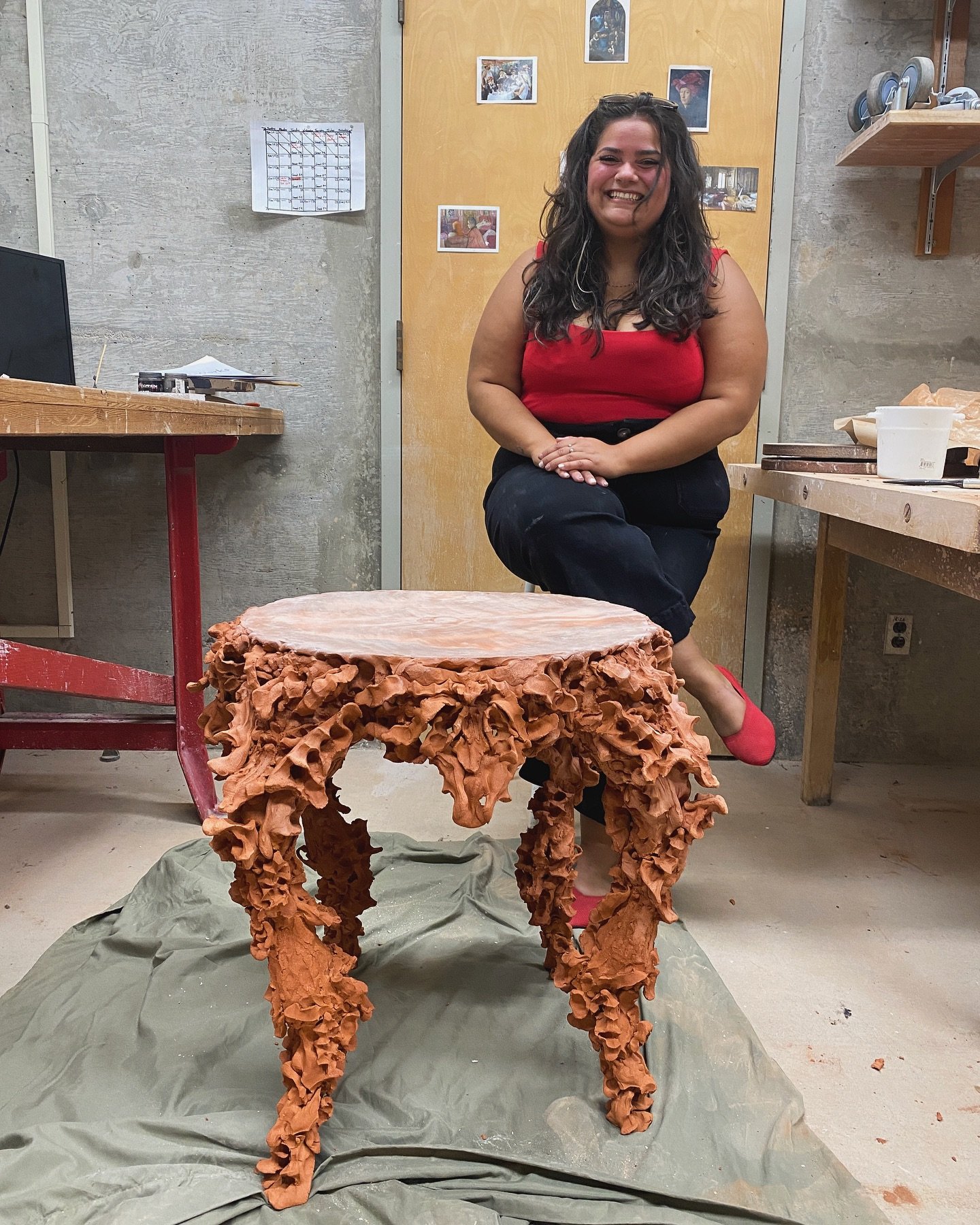 So grateful to be a visiting artist @sdsuceramics this year ❤️&zwj;🔥❤️&zwj;🔥❤️&zwj;🔥
Here&rsquo;s a pic of me in my studio with my first bisqued piece ! Made a small end table 🤓 

thank you @gaelica.art @lucasjavidan @rand0m_p3rs0n_95 for the fli