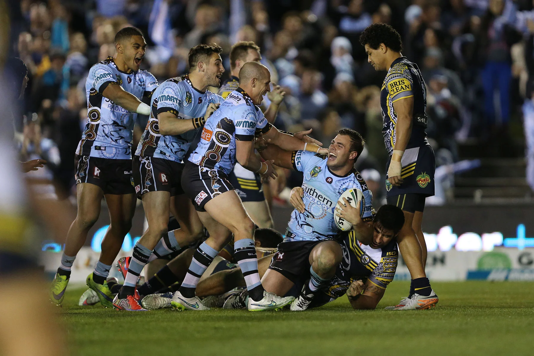 Wade Graham NRL Cronulla Sharks Cowboys Remondis Stadium scored try