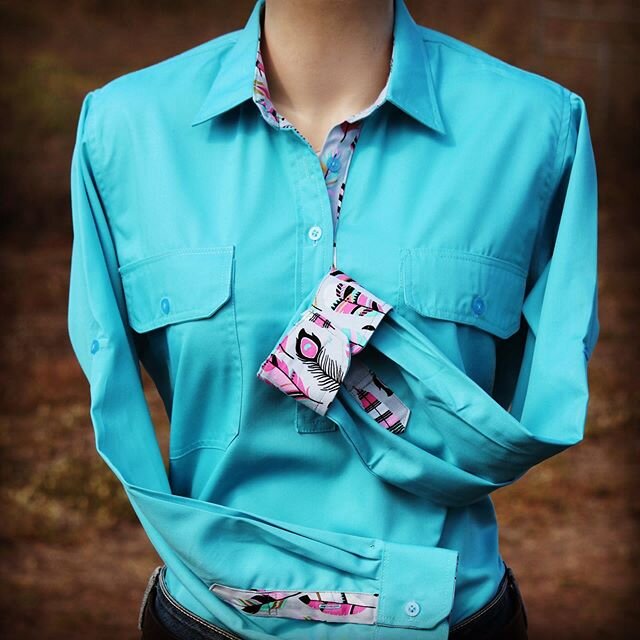 💥The super popular blue work shirts with feathers back in stock now 💥 
sizes 8 - 16 
Remember $5 from every work shirt goes to Rural Aid Buy a Bale 
#tysoncountry #buyanotherbale #cowgirlclothing #rodeofashion #rodeo #campdrafting #country #western