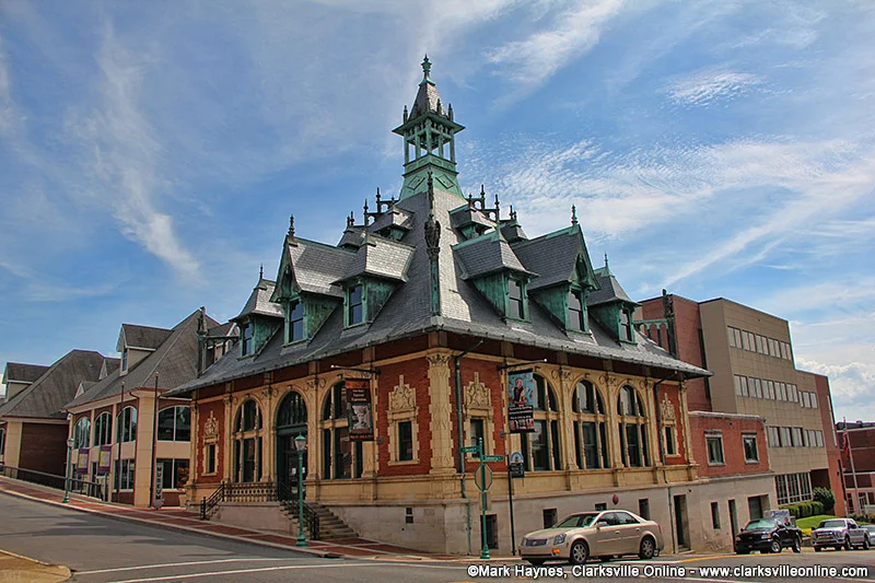 Customs-House-Museum-and-Cultural-Center-in-Clarksville.jpg