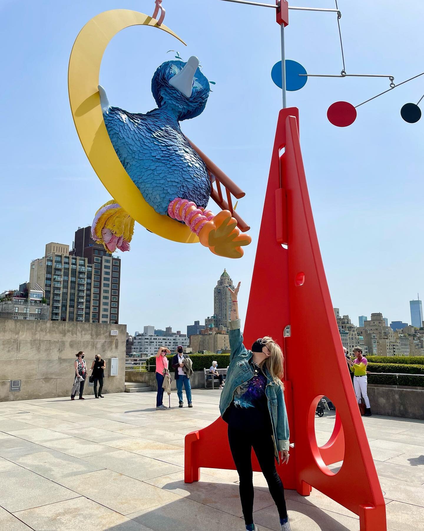 Joy &bull; Nostalgia &bull; Hope 🐥💙🪜🌙
my absolute favorite trio. could not love this most clever rooftop @metmuseum commission by #alexdacorte more. exactly the kind of art I need after this last year. 💛🔺🌟thanks for the perfect documentation a