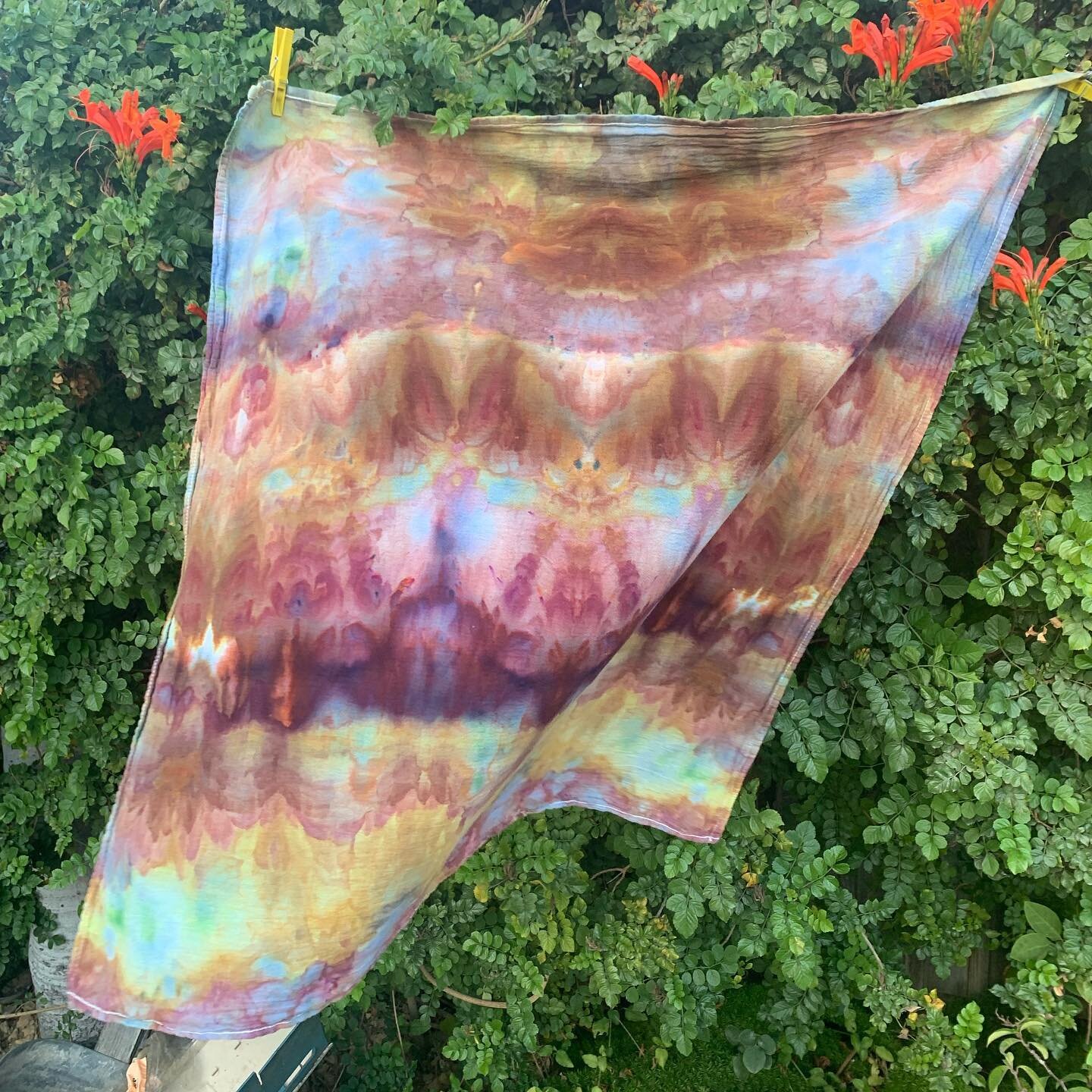 *ɴᴇᴡ* #gemstone inspired color-way! each one is 100% unique. 

Reusable flour sack tea towel, 100% cotton, 31 in. x 31 in., super absorbent. ✨

1 for $25
2 for $40
(🛸shipping included)

ᴅᴍ ғᴏʀ ᴍᴏʀᴇ ɪɴғᴏ ᴏʀ ᴛᴏ ᴏʀᴅᴇʀ.

💎💜💫 #futurefibers #icebathdye