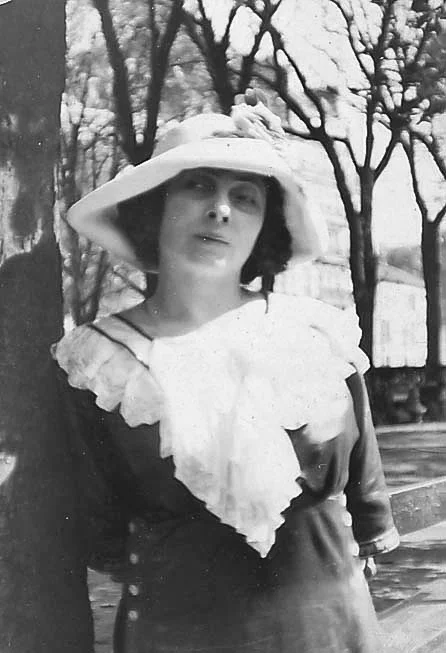 Jacqueline Marval, Paris, 1912