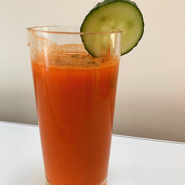 Tasty 😋 way to pack in the fruit &amp; veg. 🥕🍏🍊made in juicer. #homemadejuice #5aday🍍🍉🍑🍊🍈 #homemade #juicerecipes #carrotjuice