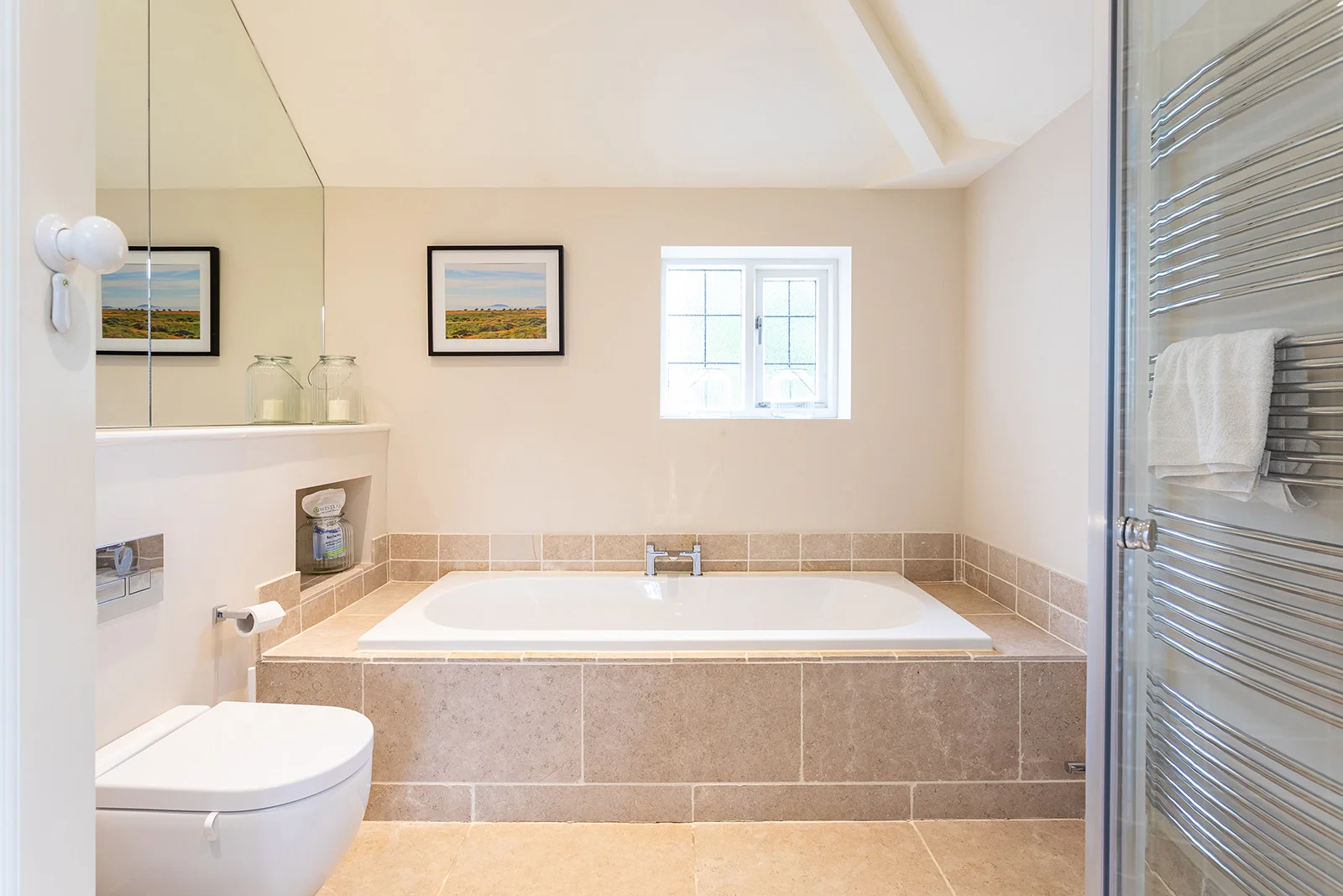Bathroom1.jpg