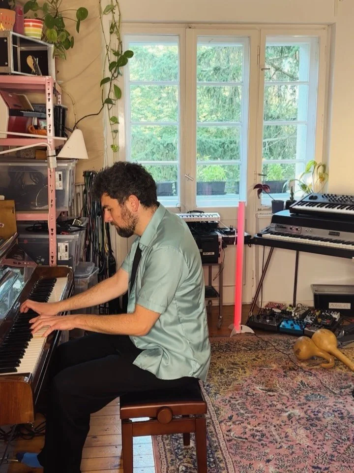 dear all

today marks the first birthday of the album HEILIGE HALLEN. 
an album about stories connected to landscapes and the power of our surroundings.

if you want a physical limited copy of it, you either can leave me a message or go to my linktre