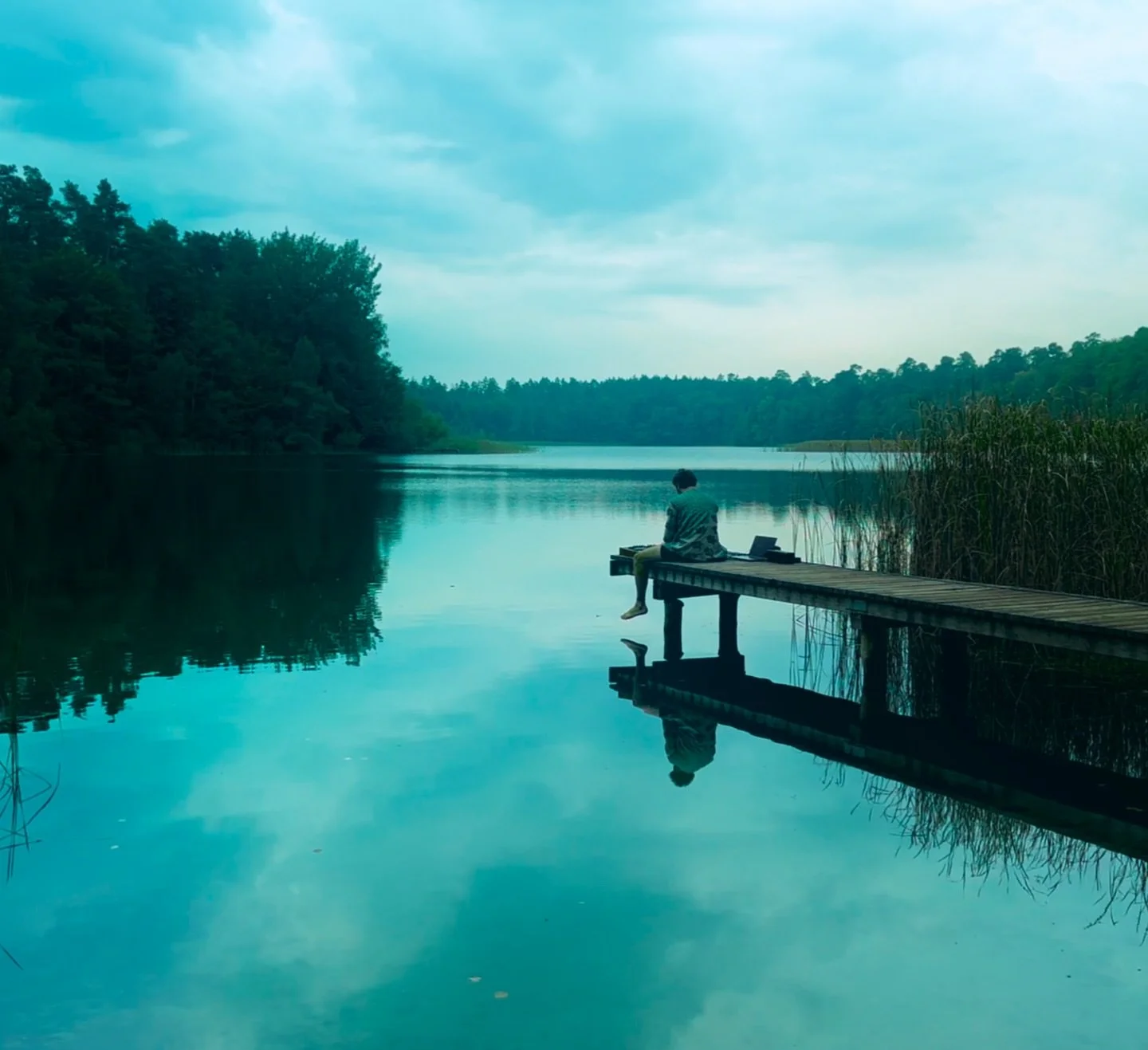 there is something coming your way

@adrian.stuiber and I were shooting a live video at a lake at the feldberger seenlandschaft last year with one of the new tunes we will release beginning of december.

instead of using the piano score, I took my be