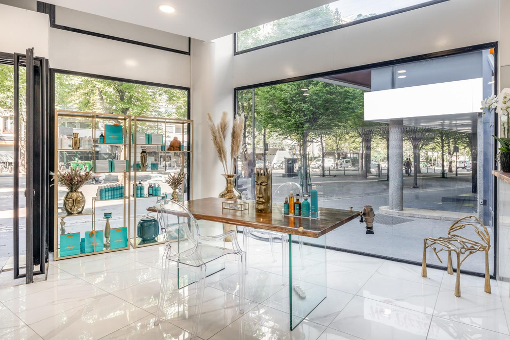 Institut de beauté Menasa Crimée, Paris 19e – salon lumineux