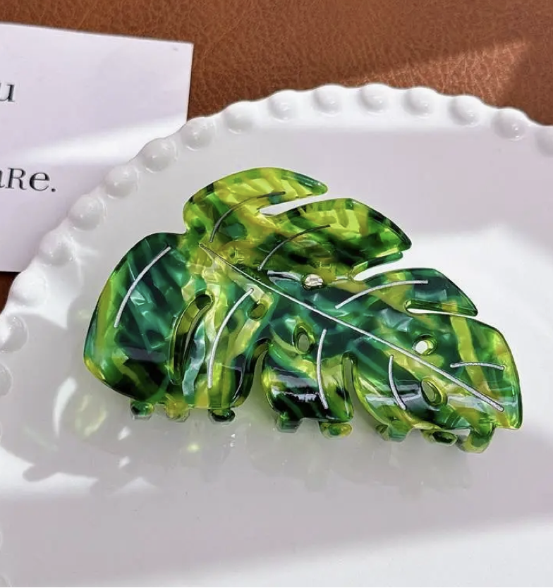 Iridescent Lilac Leaf Hair Claw Clip Green.png