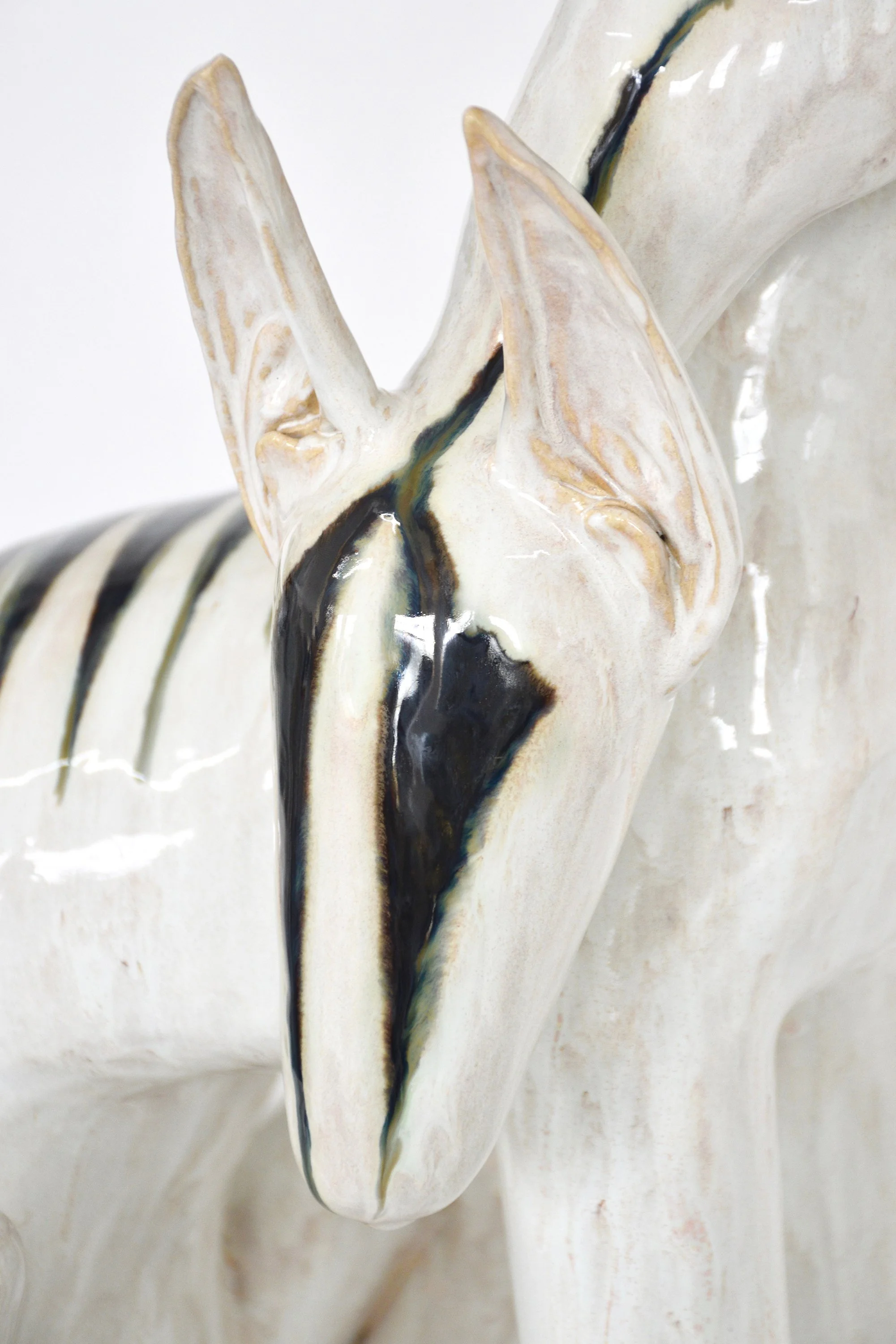 BT0034_Becky Tucker_Pinna_2025_Glazed stoneware_59.00 x 49.00 x 47.00 cm, 23.23 x 19.29 x 18.5 in._LowRes_13.jpg