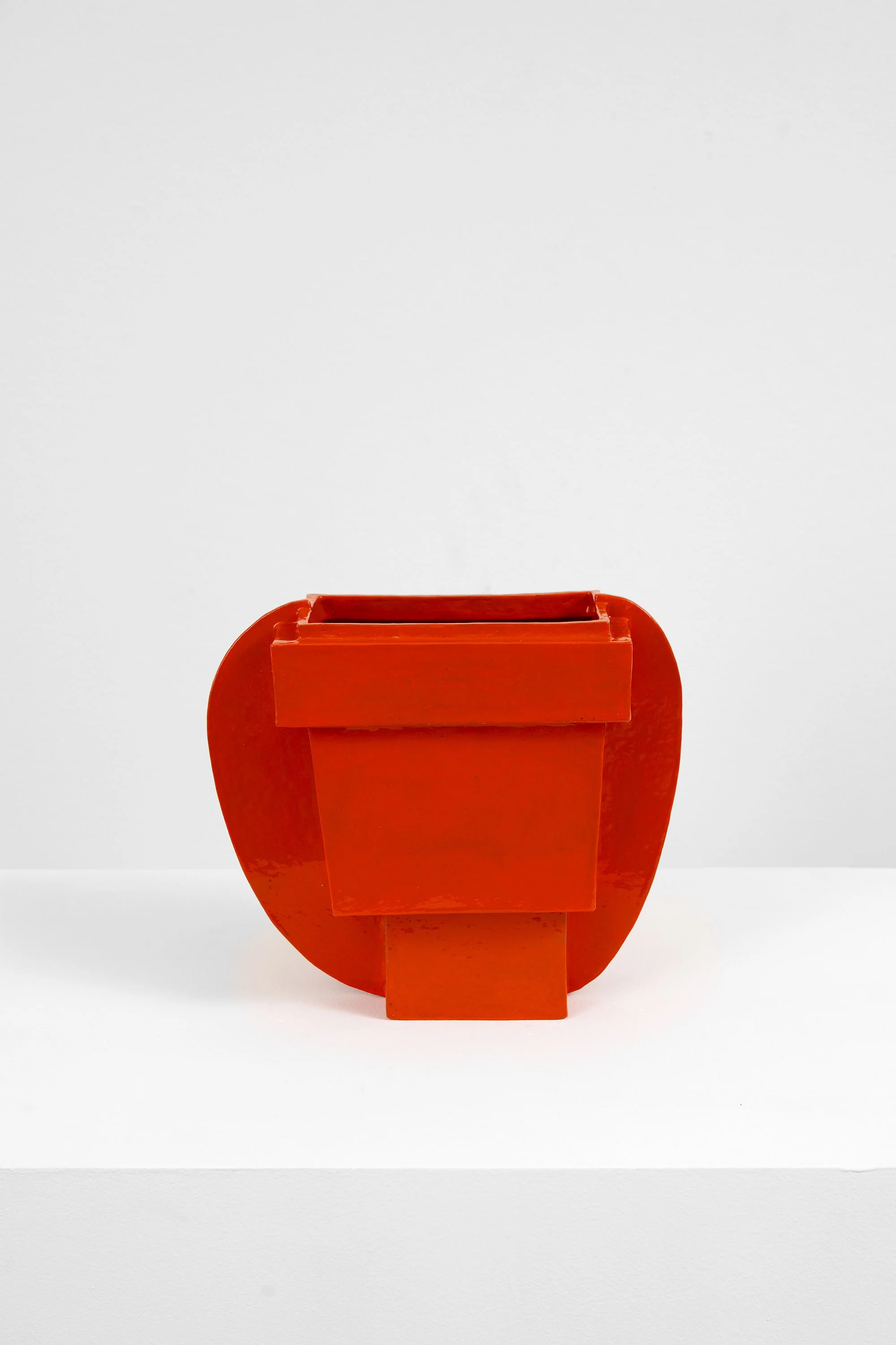 RZ03_Rita Zurbrügg_Untitled_2024_Ceramic, engobed and glazed_21.00 x 24.00 x 13.00 cm, 8.27 x 9.45 x 5.12 in._LowRes_1.jpg