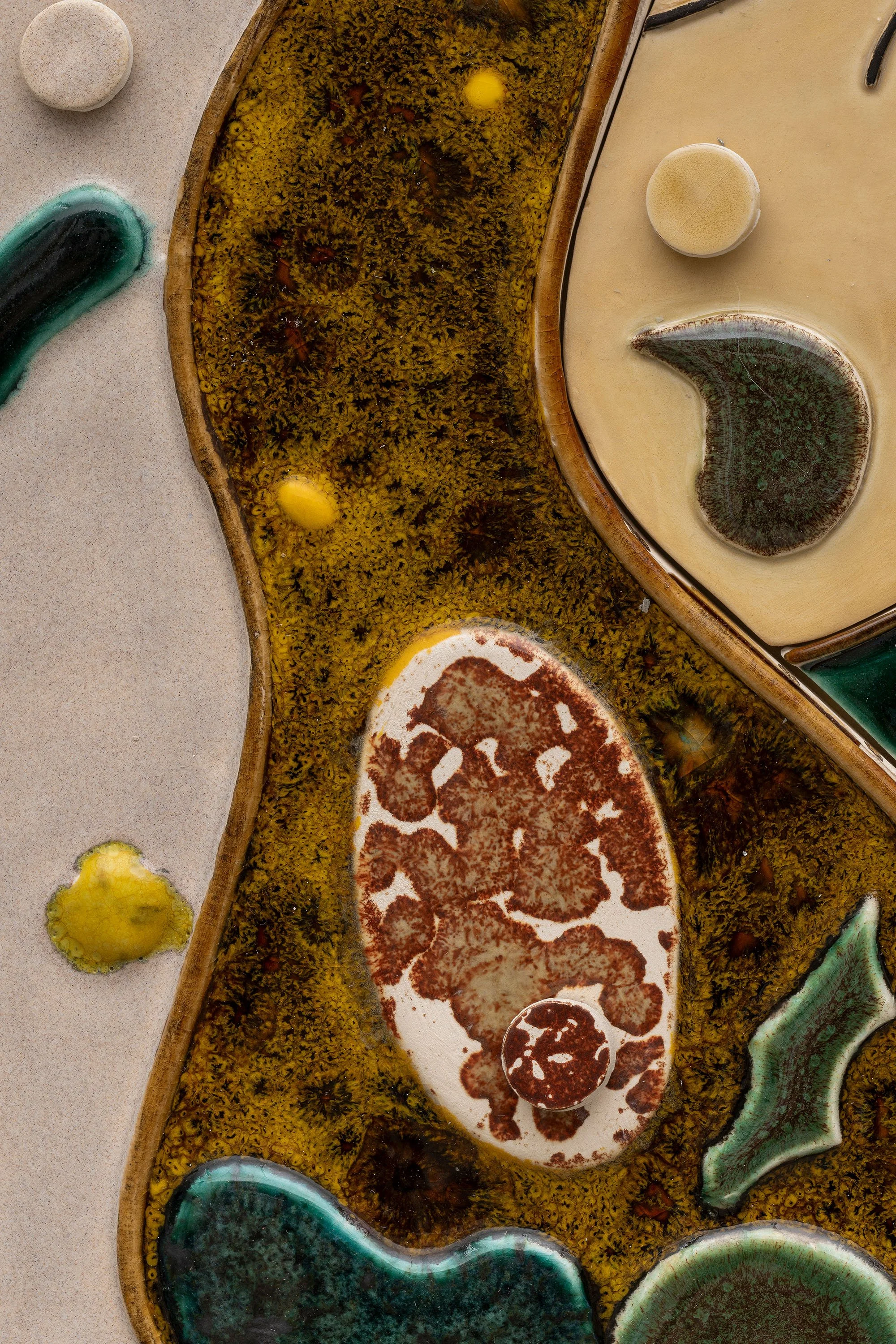 YI0002_Yulia Iosilzon_Not yet titled_2026_Glazed stoneware on wood_29.50 x 21.50 cm, 11.61 x 8.46 in._Detail_2_Photo Deniz Guezel_LowRes.jpg