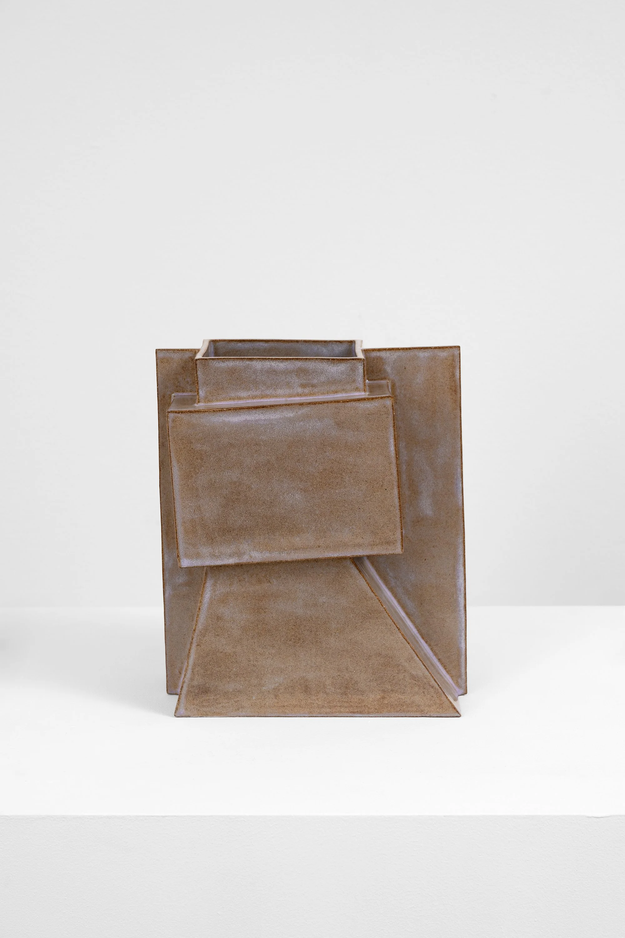 RZ01_Rita Zurbrügg_Untitled_2025_Ceramic, glazed_26.50 x 22.50 x 13.50 cm, 10.43 x 8.86 x 5.31 in._LowRes_1.jpg