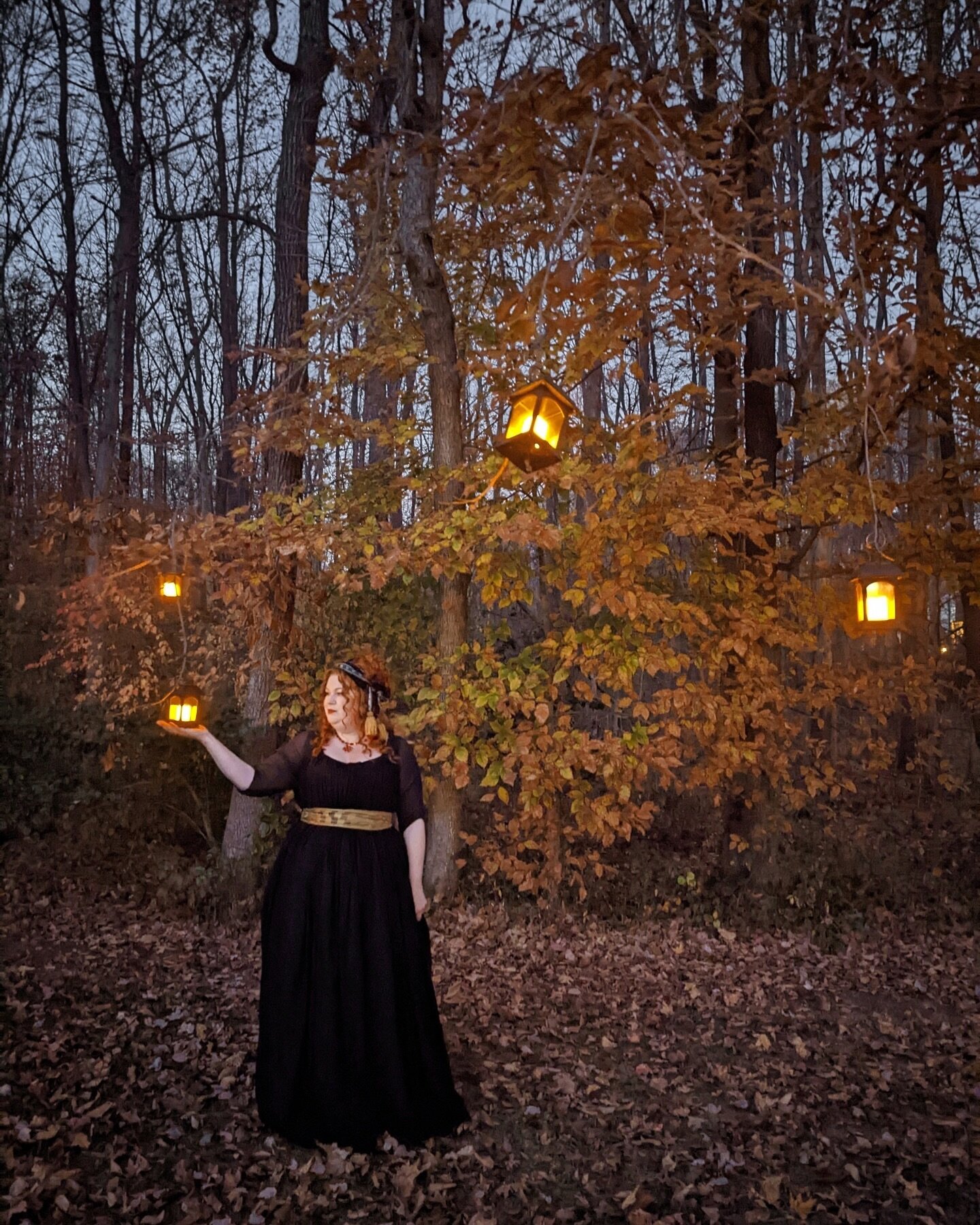 The best part about longer autumn evenings is that means more lantern and candle time&hellip; 
⠀⠀⠀⠀⠀⠀⠀⠀⠀
 #darkacademia #magical #gothicdecor #gothicparty #curio #fallaesthetic #autumncolors #witchyvibes #witchcore #autumncore #darkcottagecore #fores