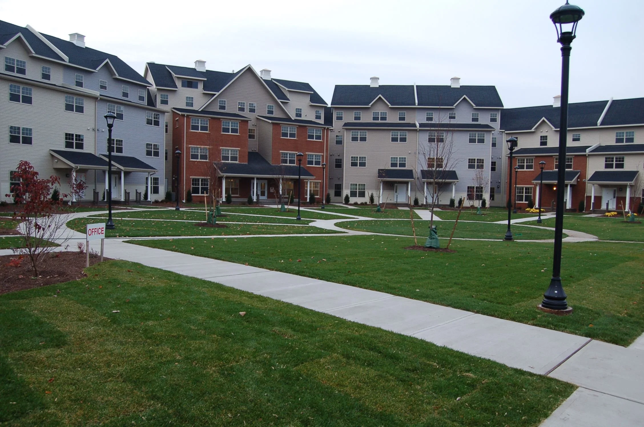 Keep Your Farmington, CT Business’ Landscaping Looking Fresh With “Commercial Landscapers Near Me”