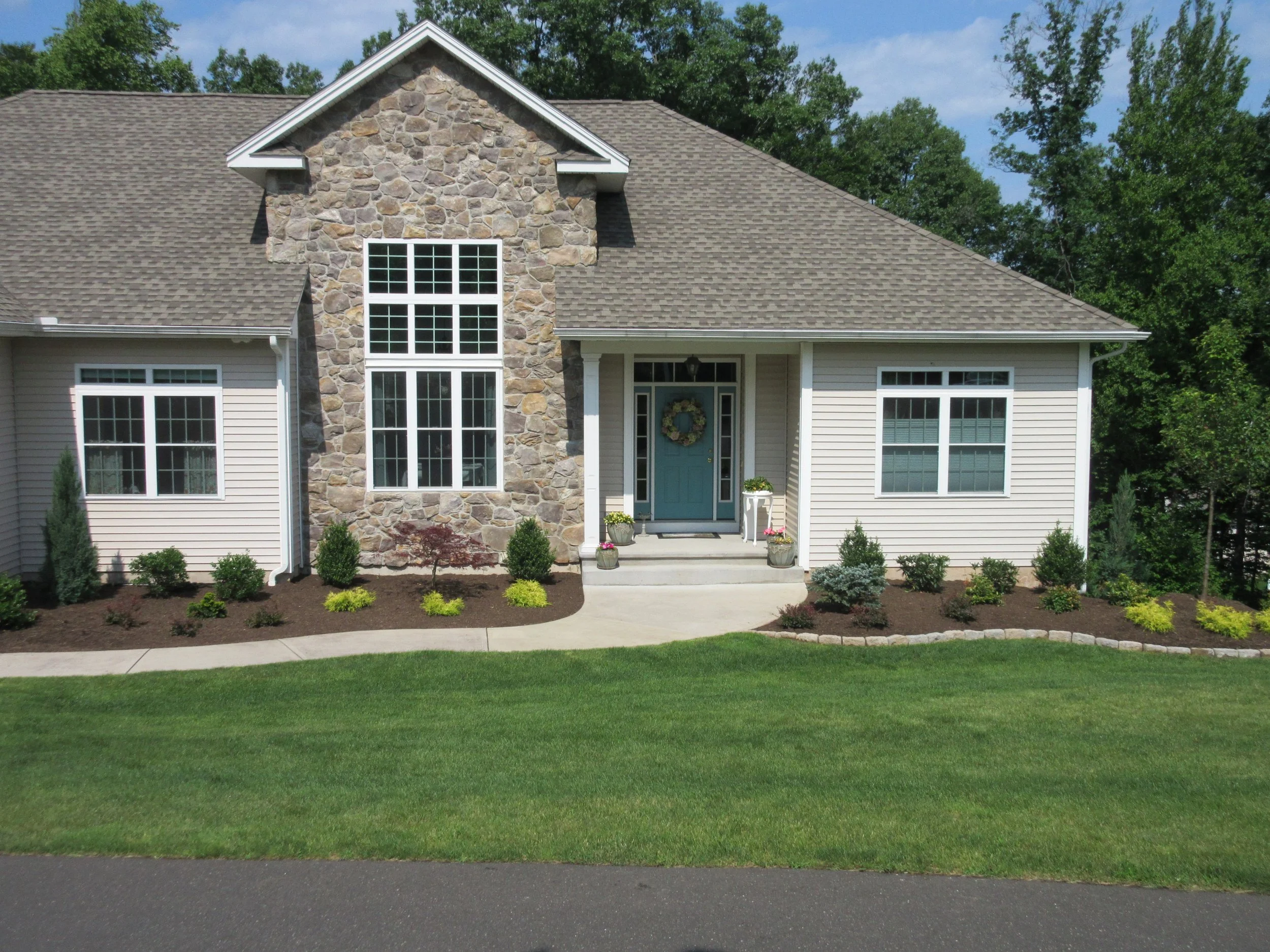 Southington and Glastonbury, CT: Enjoy a Greener Lawn With Professional Lawn Care Service