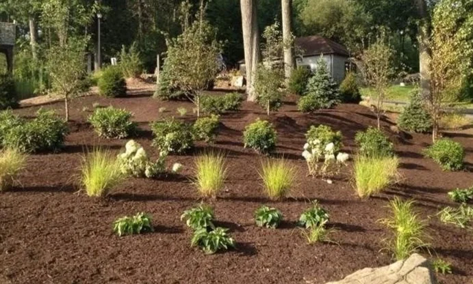 mulching and planting services in simsbury ct