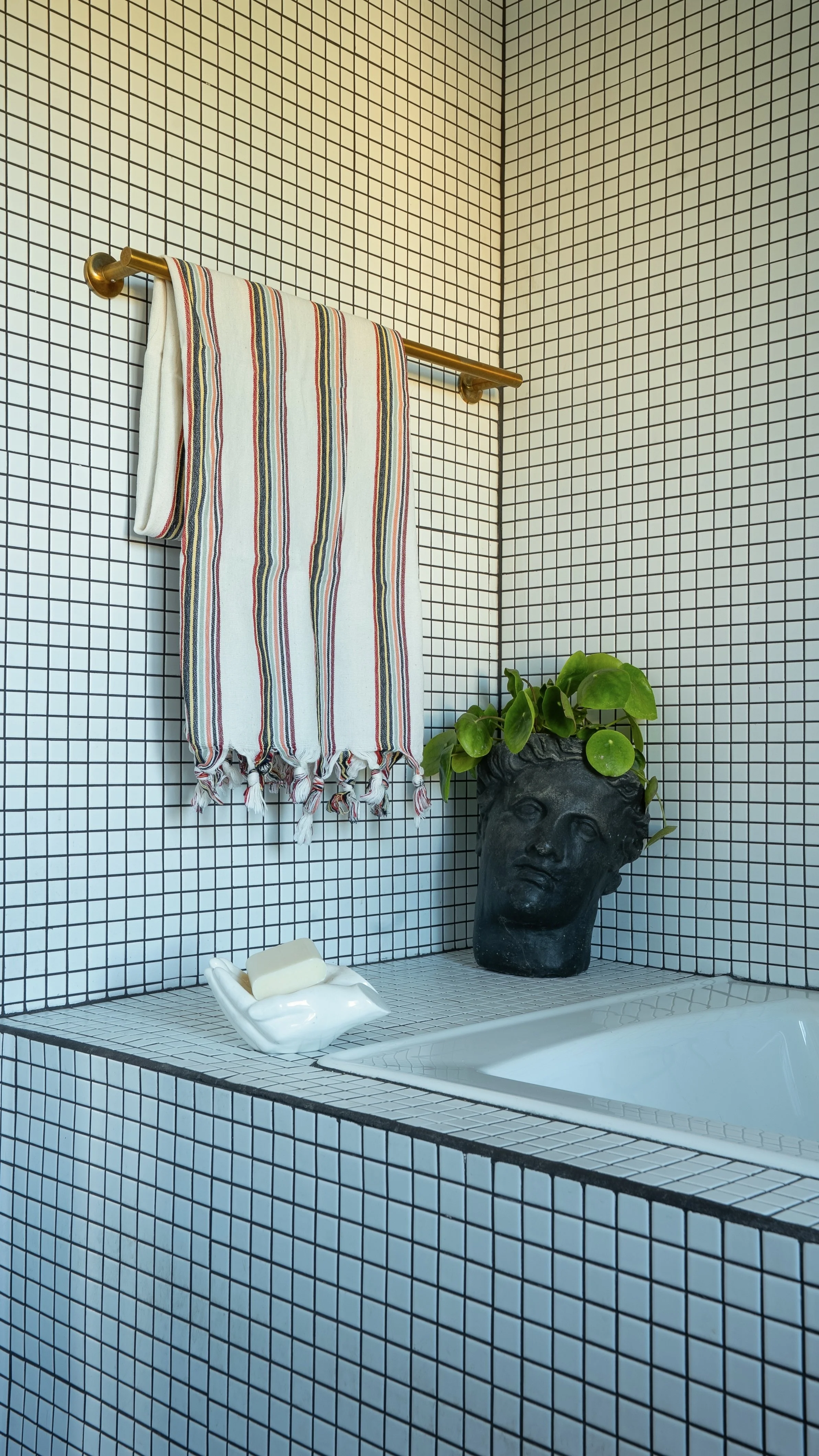 Barnhaus_Primary Bathroom_3.jpg