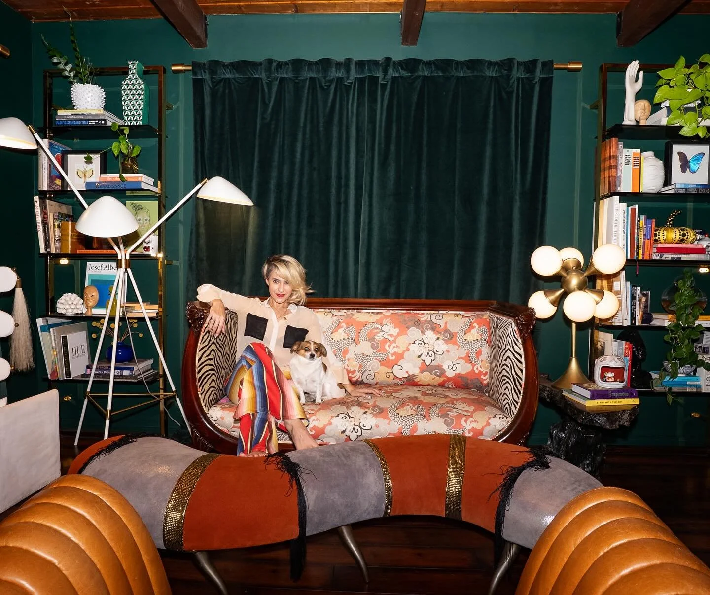 Curator for the creatively unhinged. Who wants to play? 

📸 @aaronsnyder77 

#hausofmeeshie #interiordesignerslife #maximalist #maximalistinteriors #moodyinteriors #tastemaker