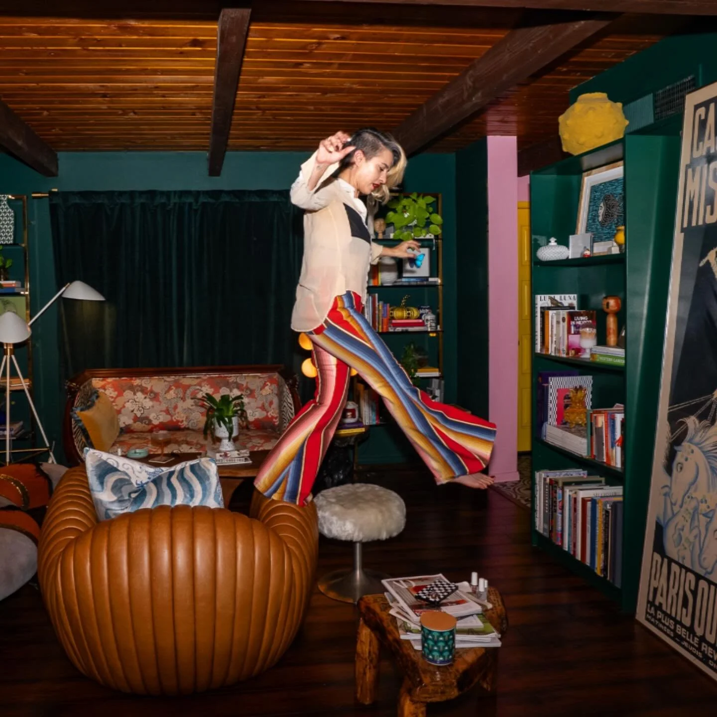 Stepping onto the furniture &amp; into the weekend. Happy Friday loves. 

📸 @aaronsnyder77 &hearts;️