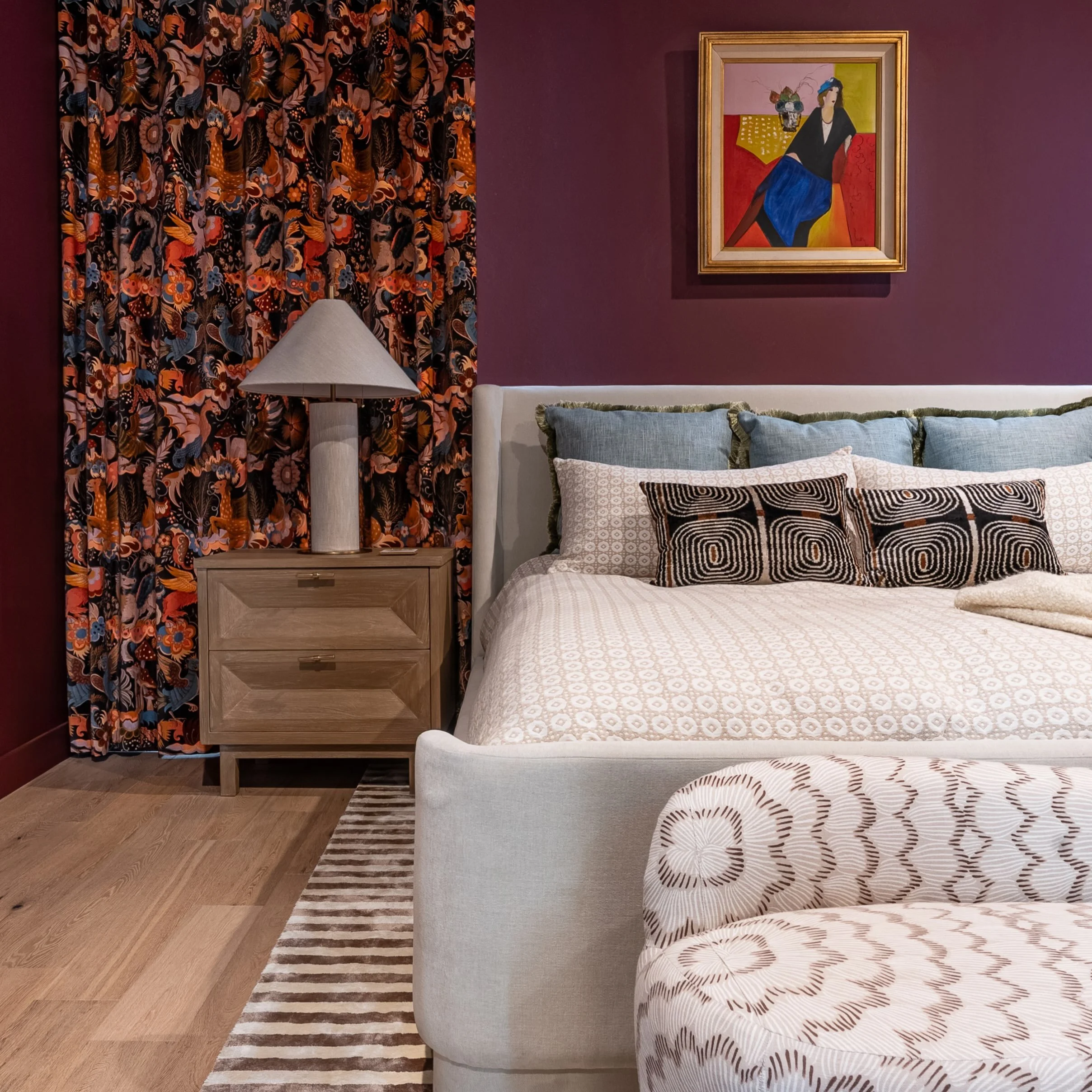 Layered neutrals are always a good bet for bedroom furniture &amp; bedding. It gives room to play with color on the walls and drapery pulling together a balanced palette. 🎨 

Cheeky Pied &agrave; Terre
Designed by HōM
🛠️ @guyboulangerconstruction 
