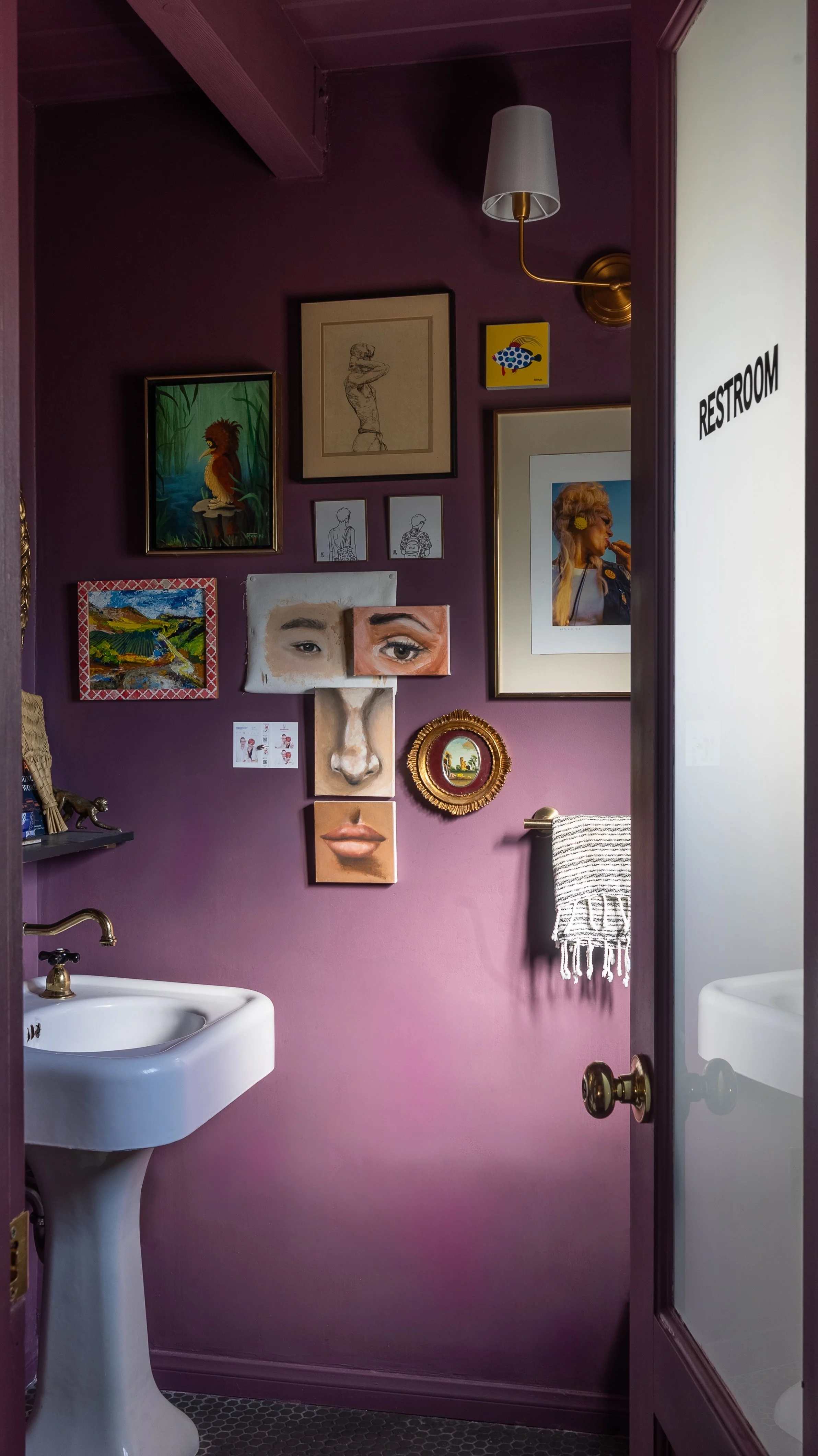 Barnhaus_Powder Bathroom.jpg