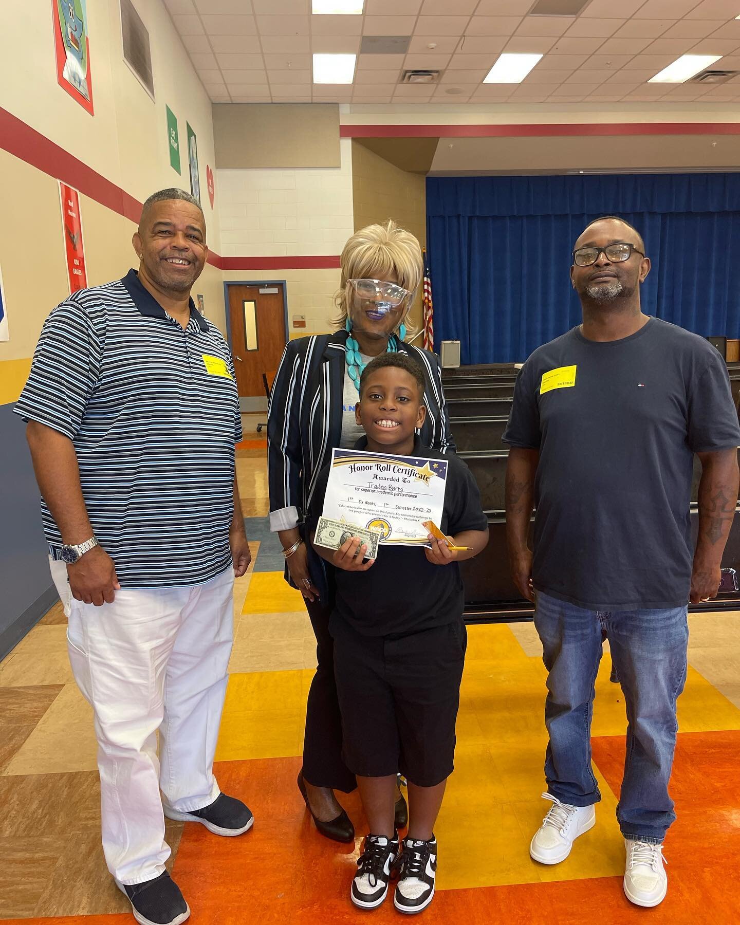 We are very proud of @jhhineselem honor roll students! We had 126 scholars make the AB honor roll in the 1st six weeks. Thank you to the @waconaacp for gifting goodies to our students and for helping present certificates #excellenceisexpected #jhhine