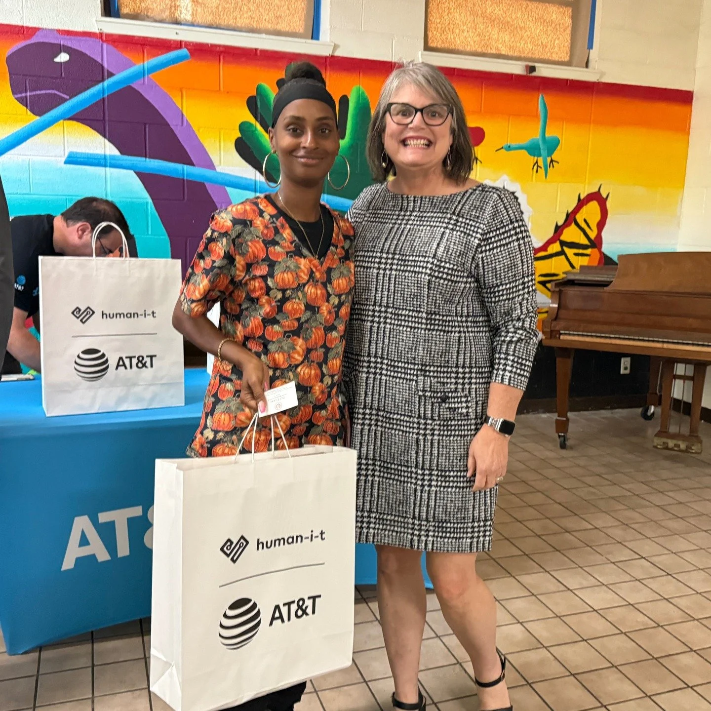 💻✨ Connecting families to opportunity! This week, Transformation Waco joined AT&T and Human-I-T, who donated 65 refurbished laptops, for us to distribute to families in East Waco — helping close the digital divide and expand access to onli