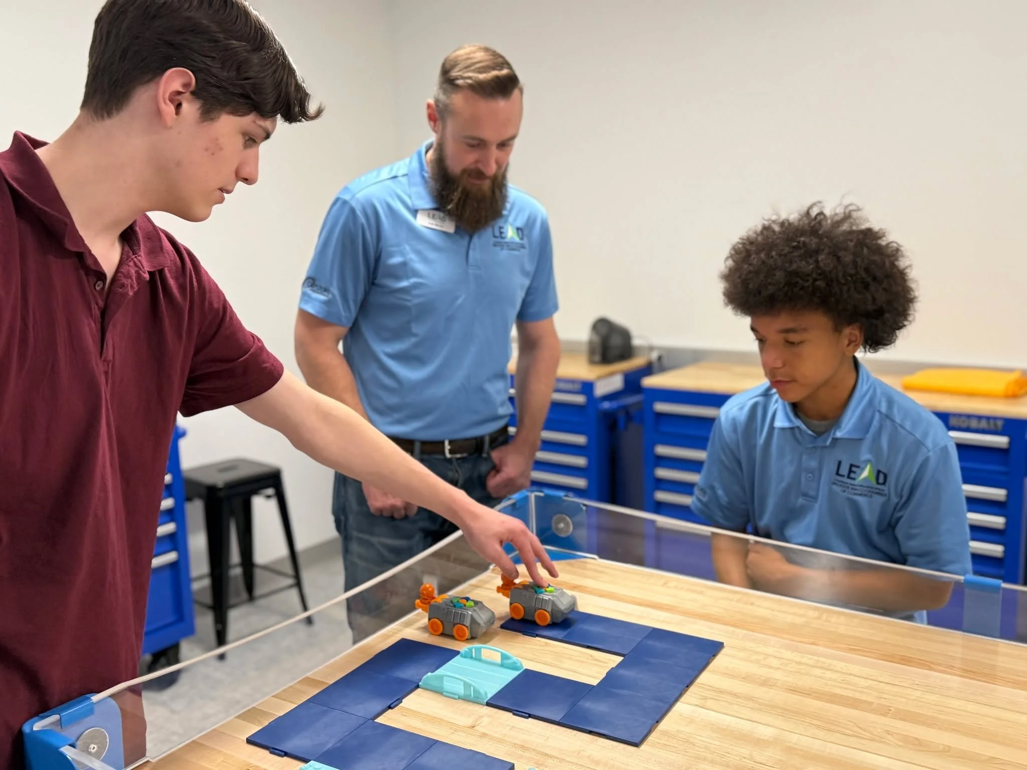 We&rsquo;ve enjoyed welcoming several @wacochamber  and industry partners to the @@wacosteamcenter .

From hosting the Chamber&rsquo;s LEAD program with students and mentors to welcoming the Greater Waco Aerospace Alliance and partners from @achotelw