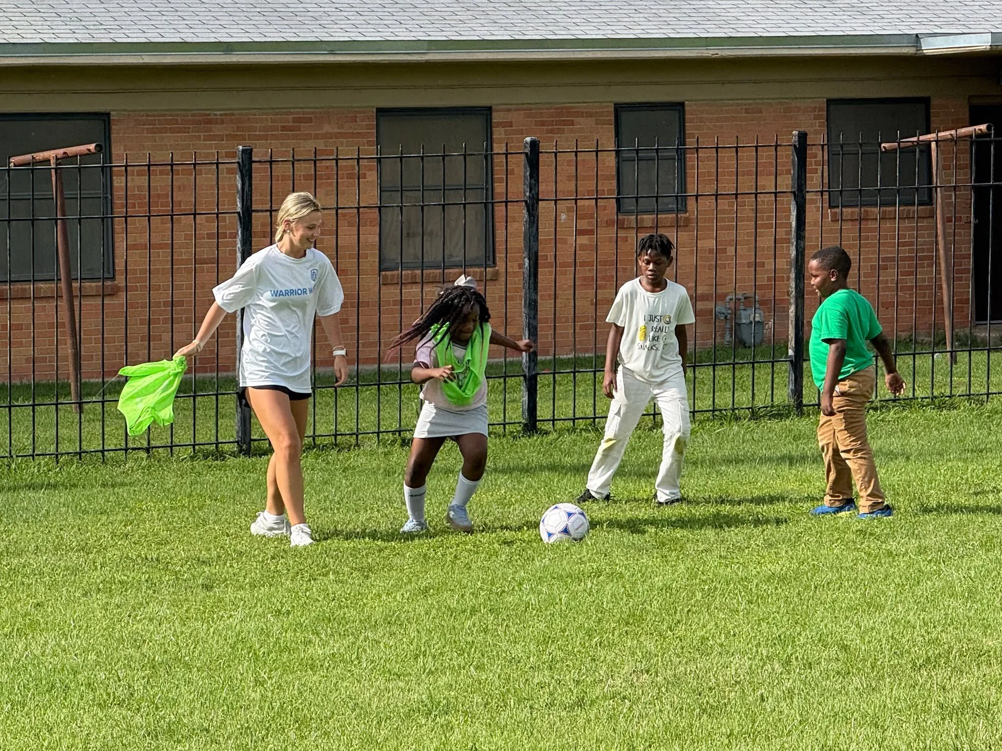 ⚽💛 Afterschool in action at Estella Maxey!

Our students hit the field with our longtime partners at @warriorwaysoccer, building skills, teamwork, and confidence with every practice. 🙌

We were also grateful to welcome the @bowenfamilyfoundation fo